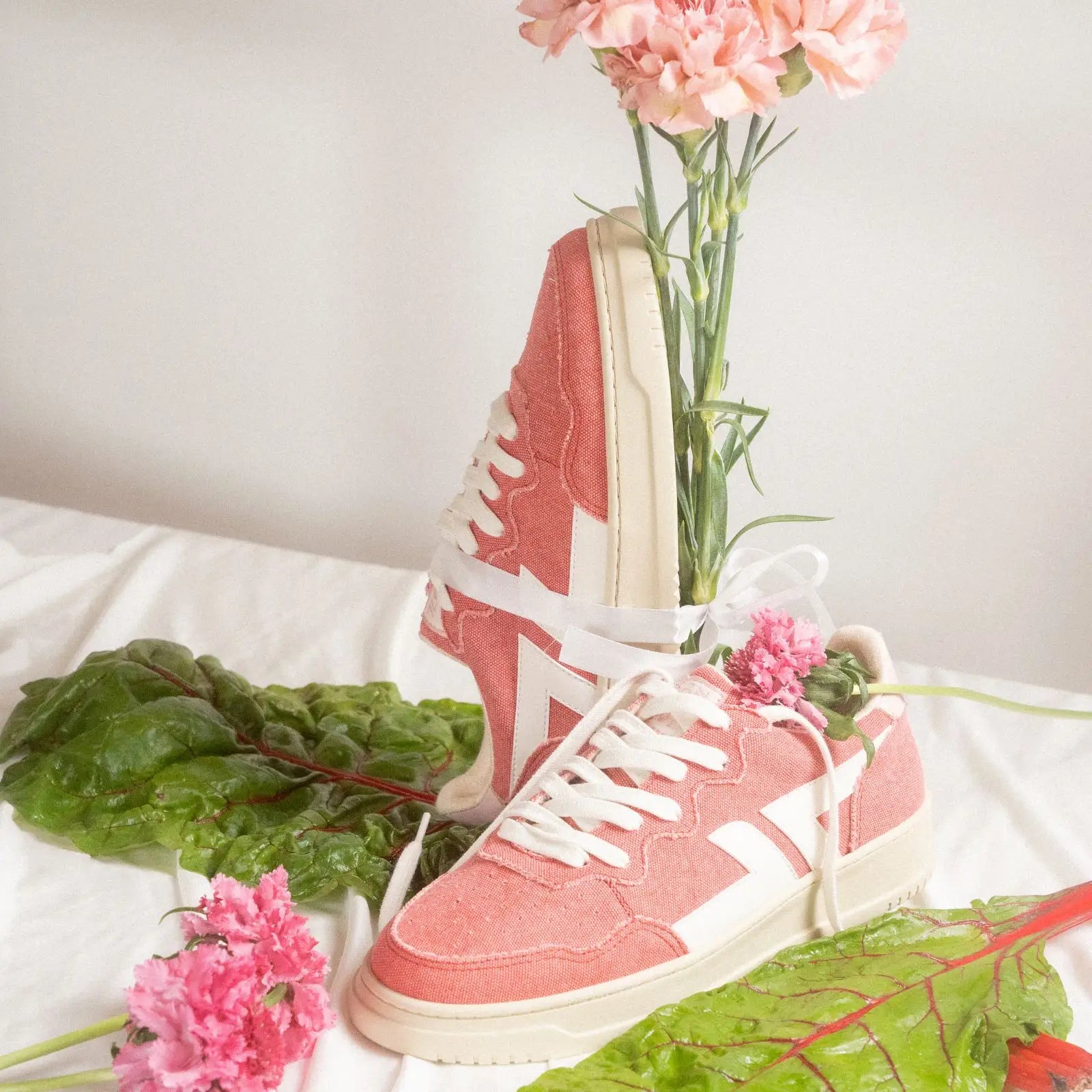 Beta-Series B4 Handmade Vegan Sneakers in Rosso - Ecomarket.com