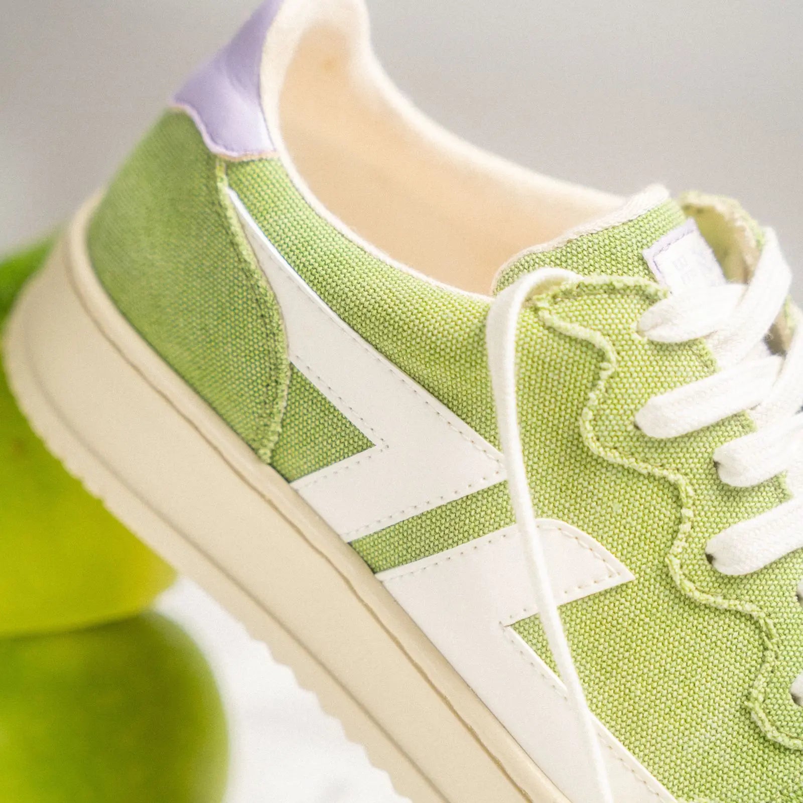 Beta-Series B4 Handmade Vegan Sneakers in Verde - Ecomarket.com