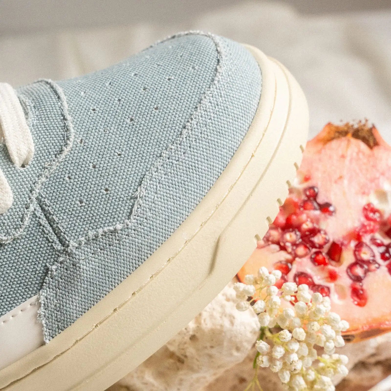 Beta-Series B4 Handmade Vegan Sneakers in Azulino - Ecomarket.com
