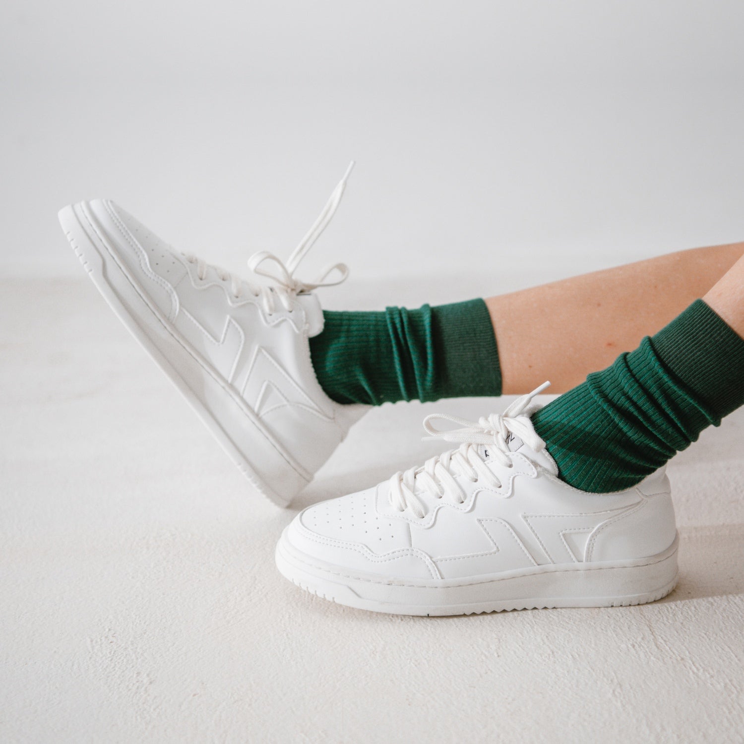 Beta-Series B0 Handmade Vegan Sneakers in White - Ecomarket.com