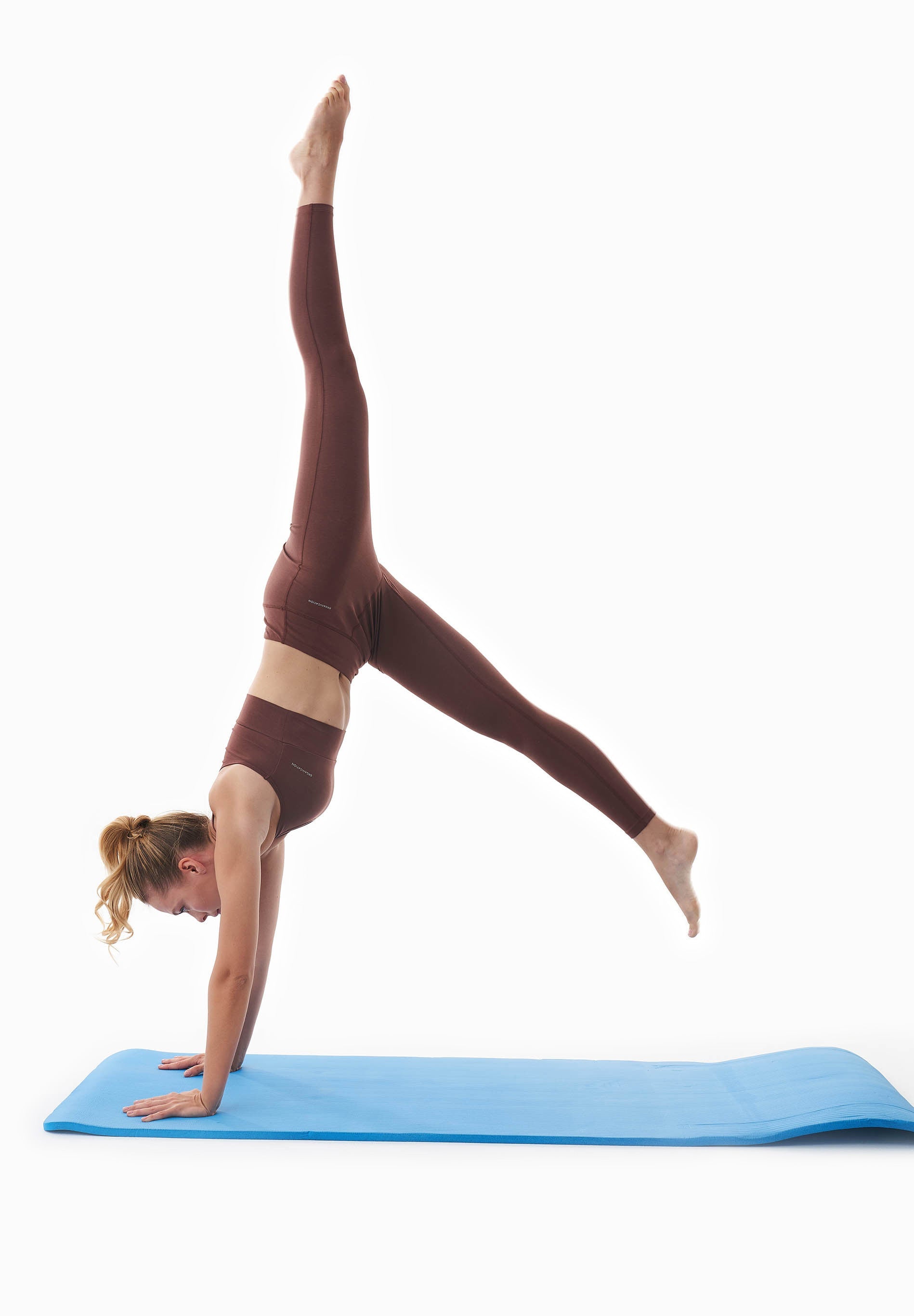 LENNA | High-waisted leggings made from organic cotton in coffe brown - Ecomarket.com
