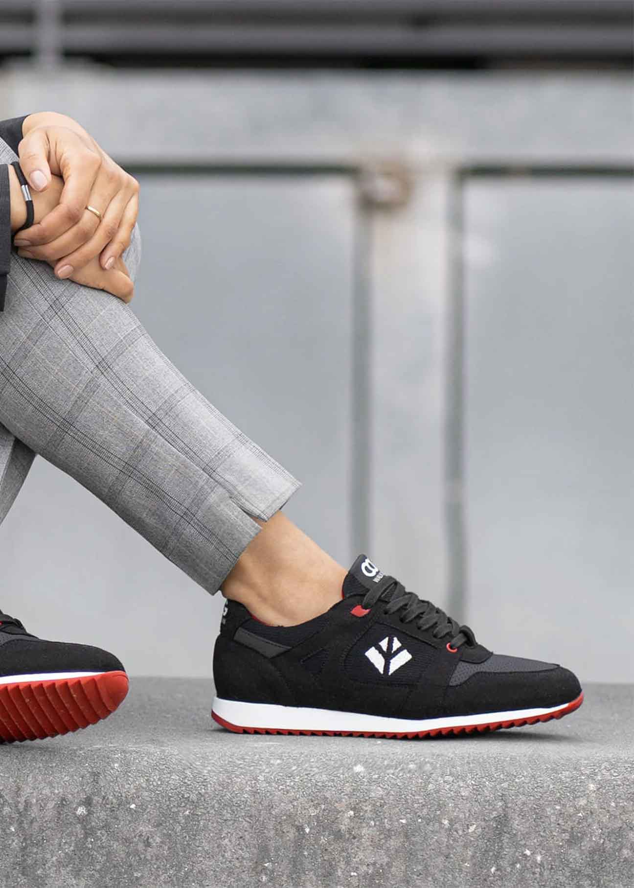 Raven Black & Red Vegan Sneaker - Ecomarket.com