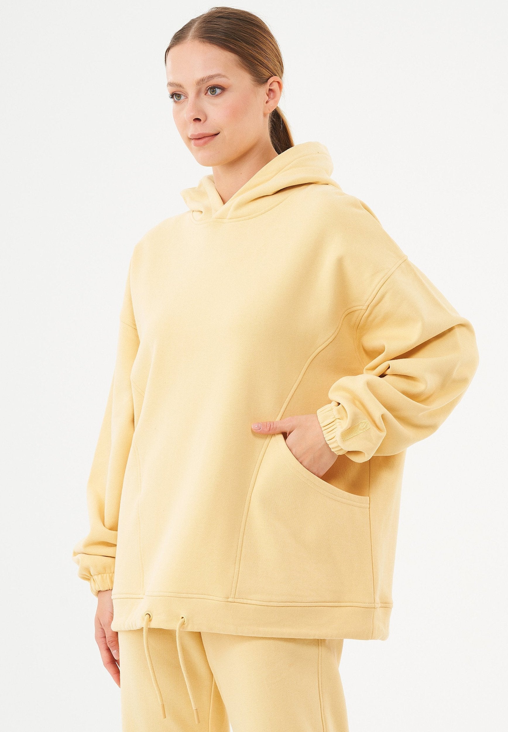 HANDE Soft Touch Oversize Hoodie in 100% Organic Cotton in soft yellow - Ecomarket.com