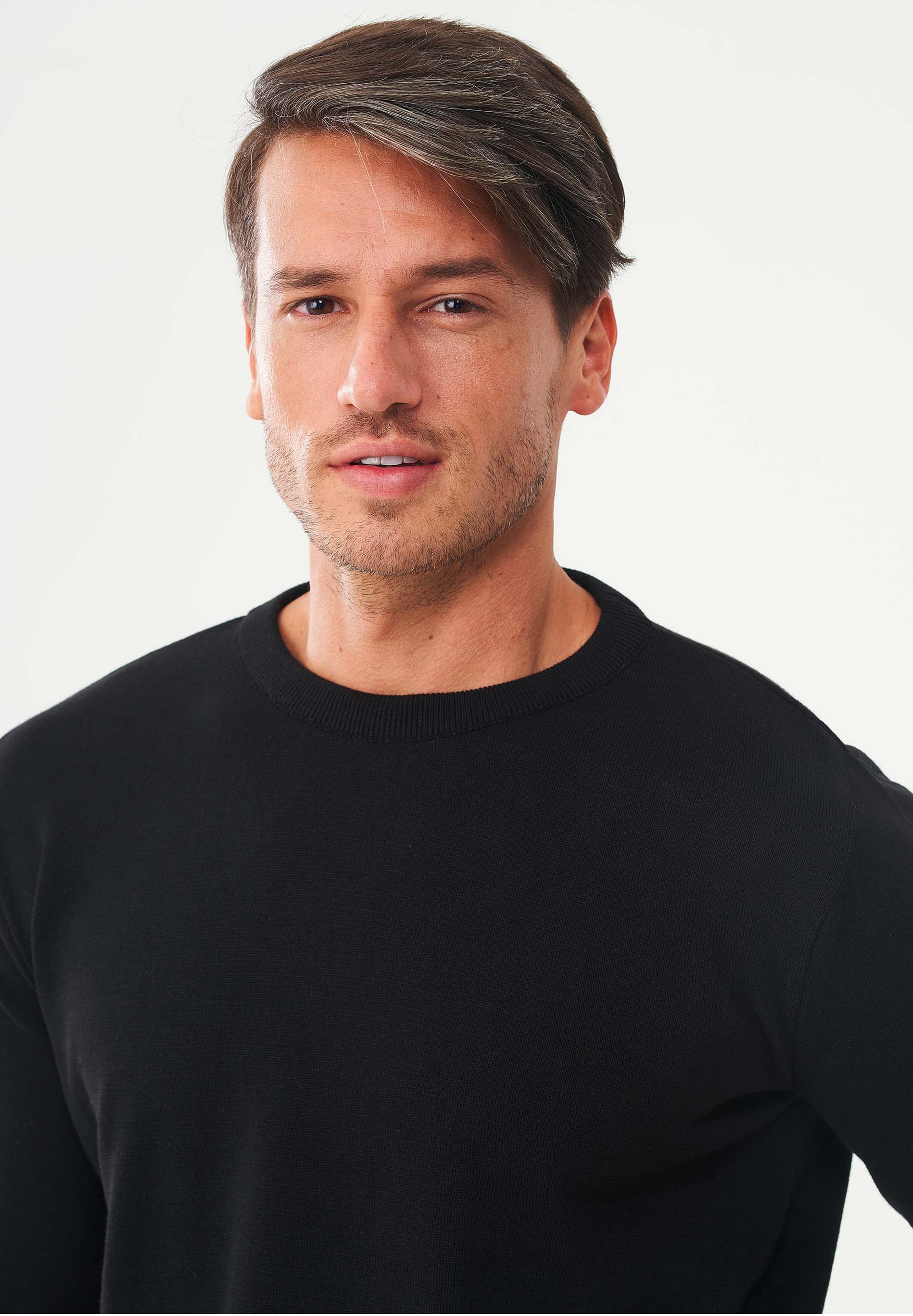 Organic Cotton Knit Crewneck Sweater in black - Ecomarket.com