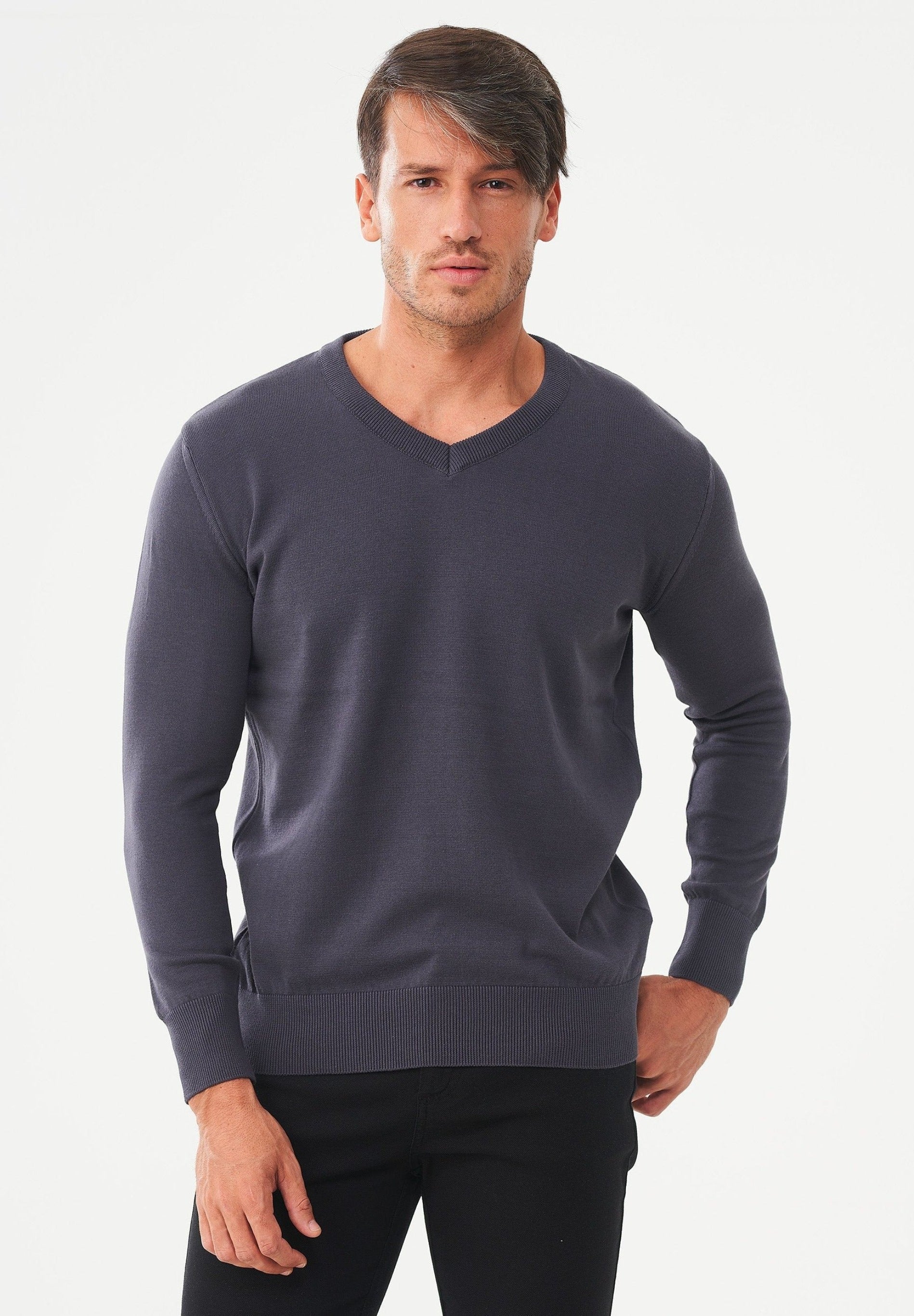 Organic Cotton Knit V-neck Sweater in antracite - Ecomarket.com
