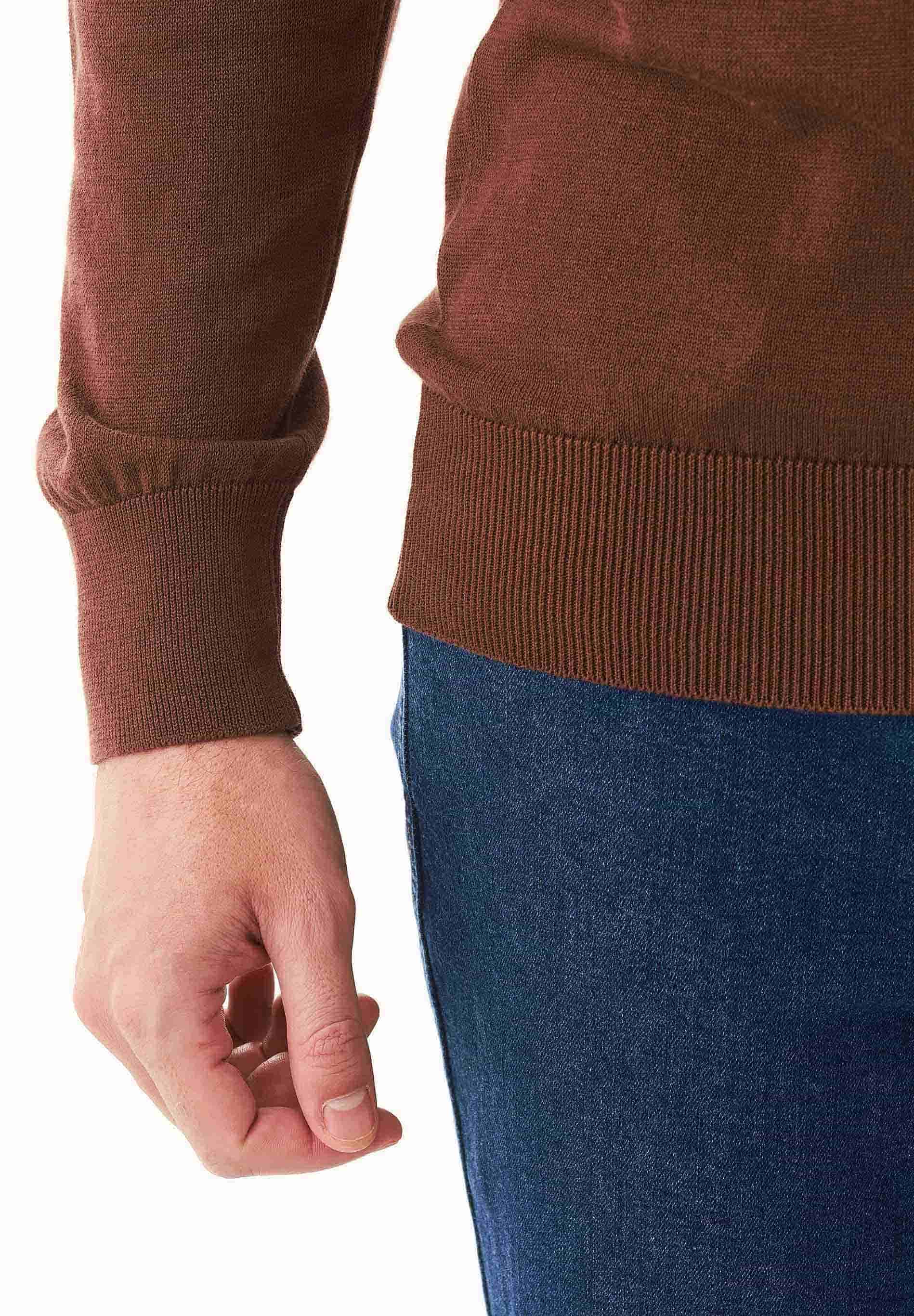 Organic Cotton Knit V-neck Sweater in brown - Ecomarket.com