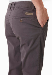 Slim-Fit Twill Trousers in Organic Cotton Stretch in dark grey - Ecomarket.com
