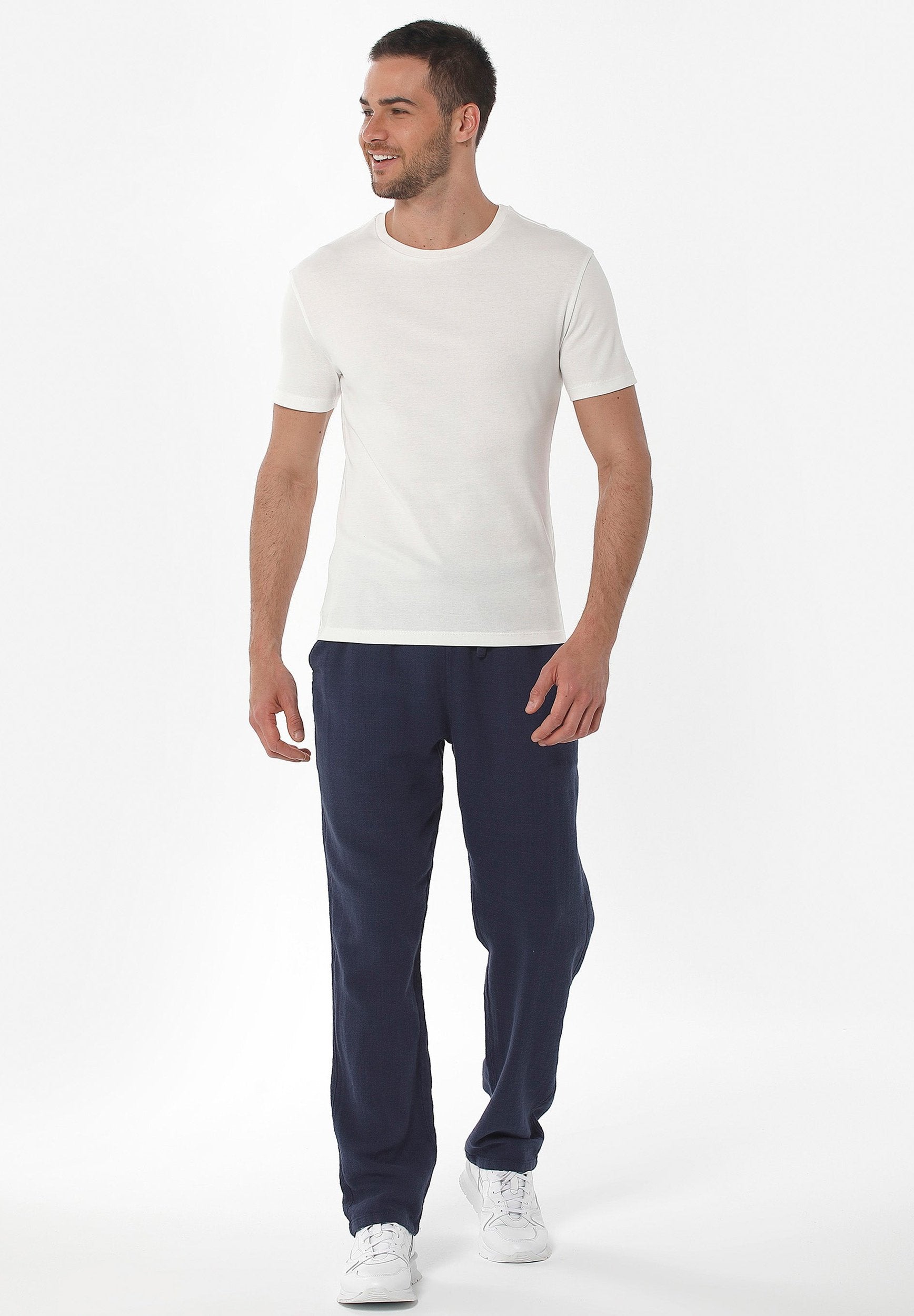 Linen-Blend Trousers in Organic Cotton & LENZING™ ECOVERO™ in navy - Ecomarket.com