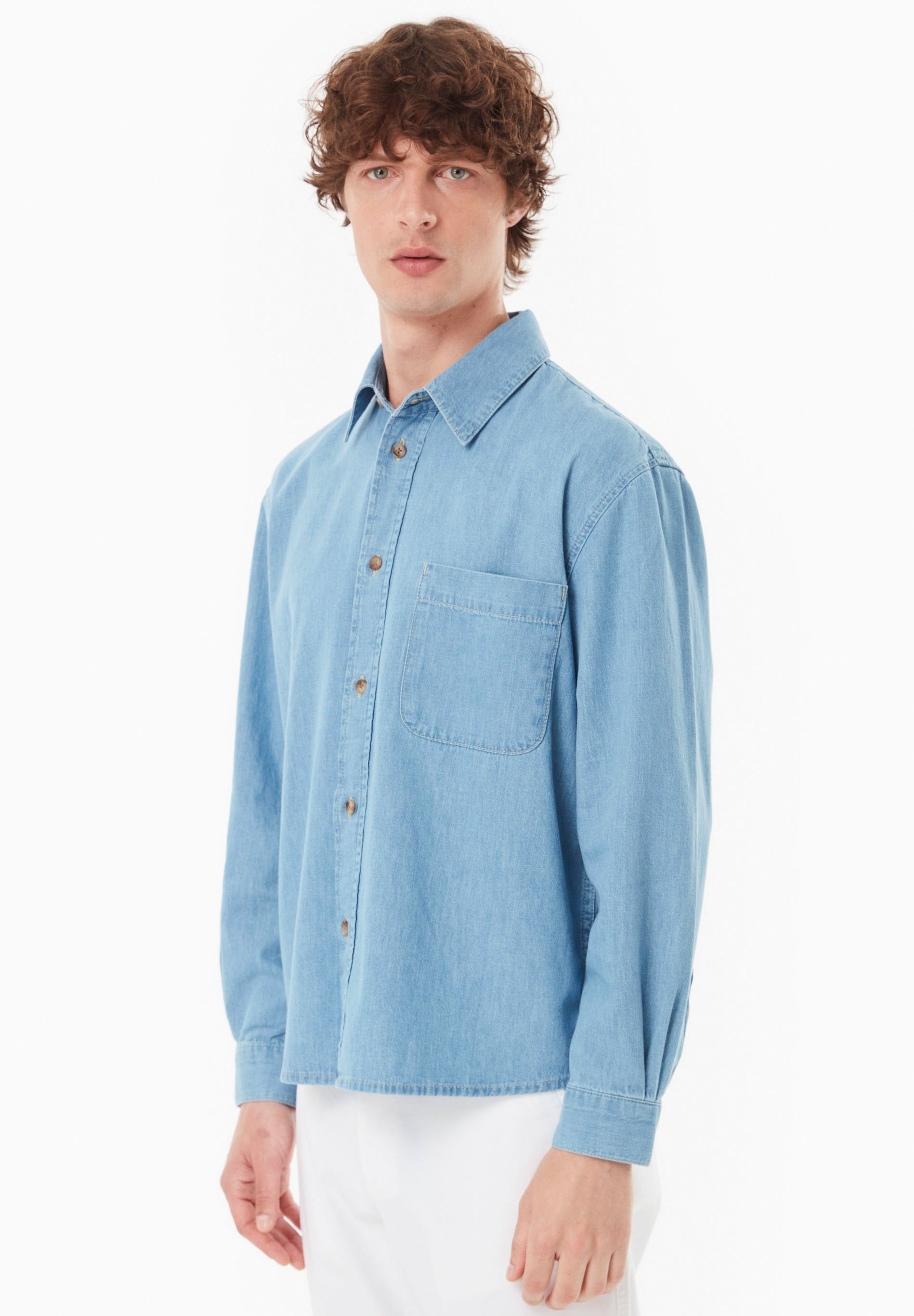 Organic Cotton Denim Shirt with Low-Impact Light Wash - Ecomarket.com