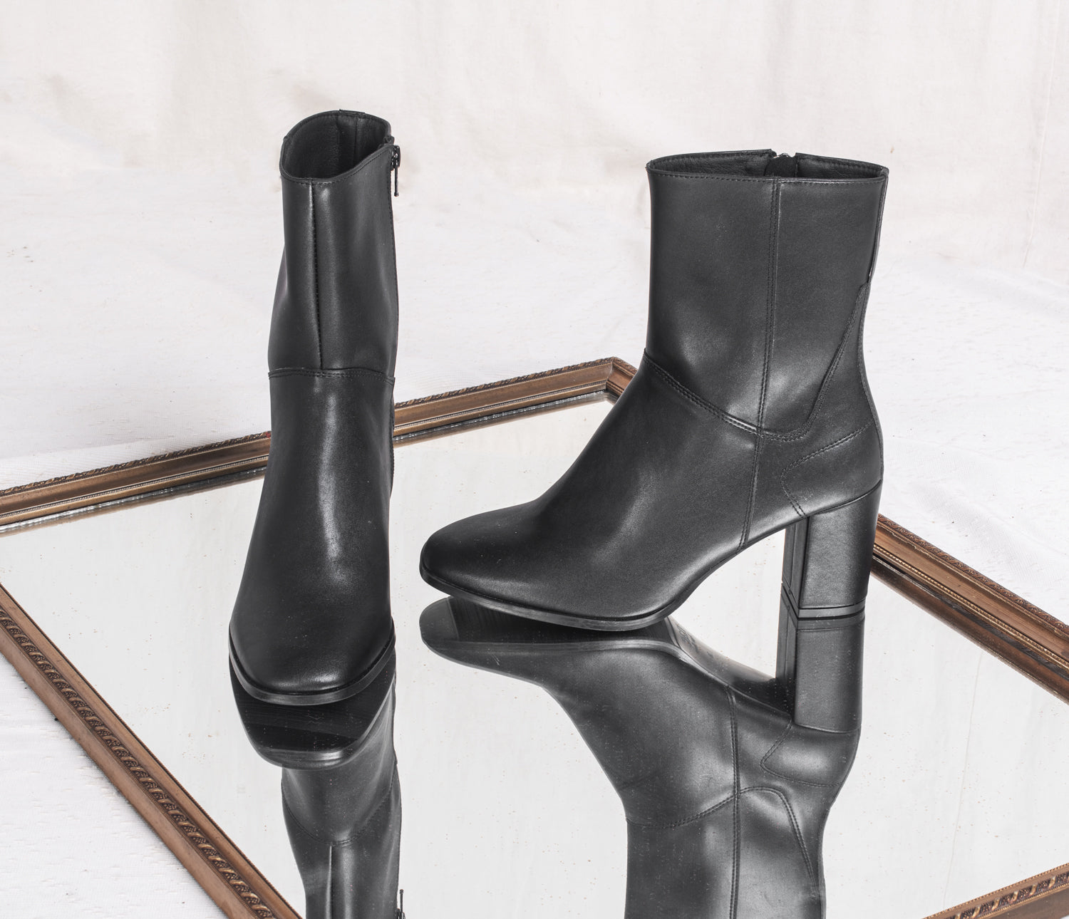 CIRCE Black Vegan Boots - Ecomarket.com