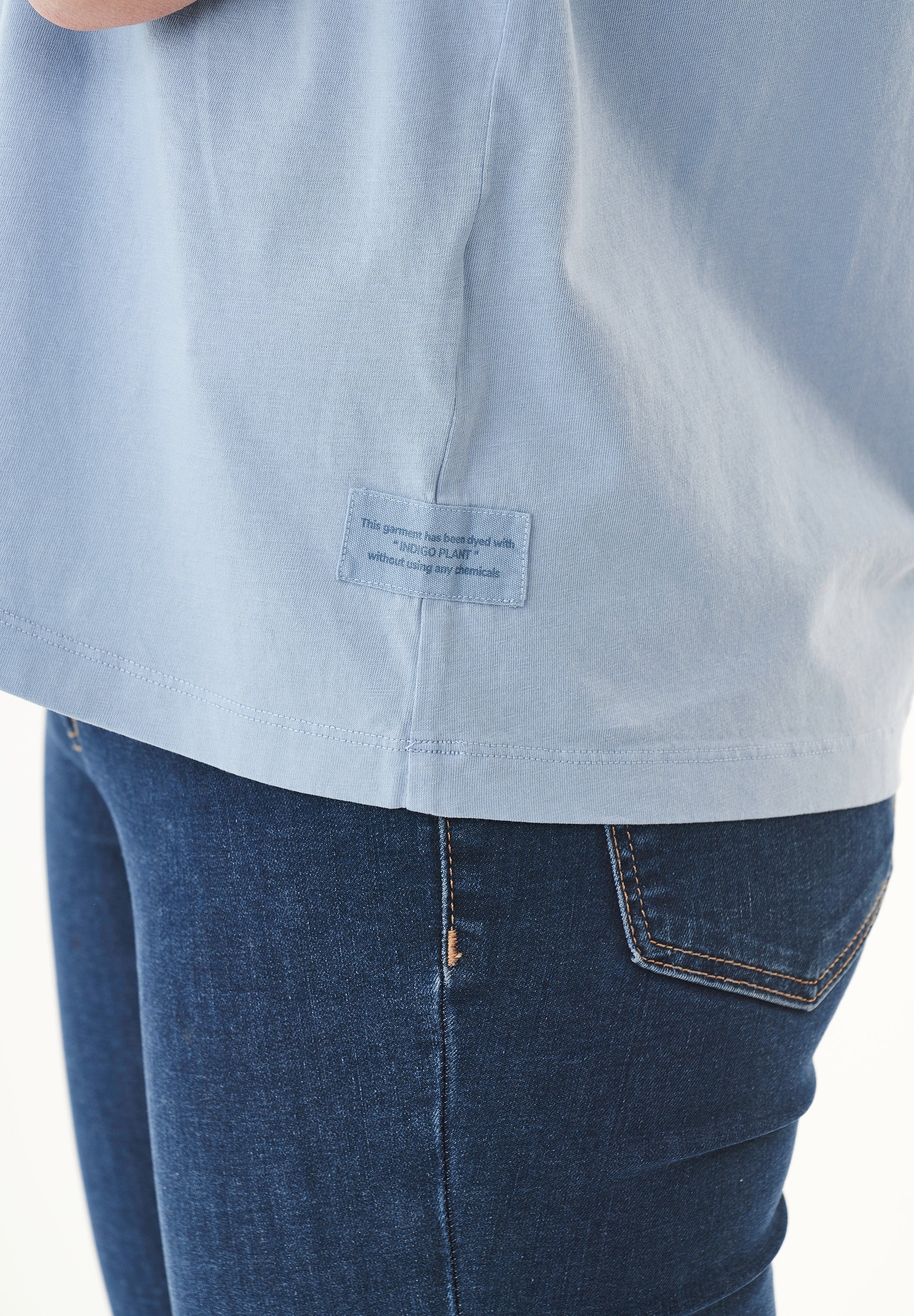 Natural Dye T-Shirt in Organic Cotton indigo plant - Ecomarket.com