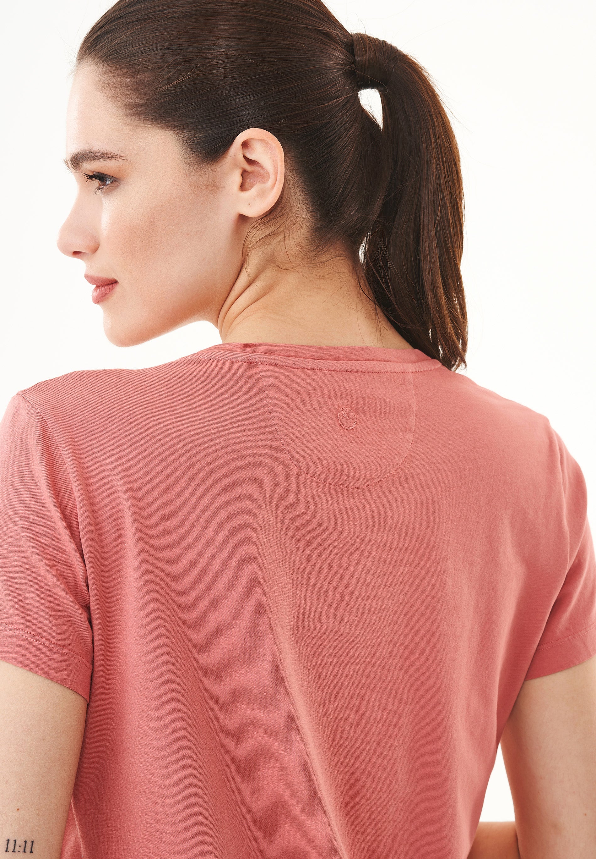 Natural Dye T-Shirt in Organic Cotton rubia flower - Ecomarket.com