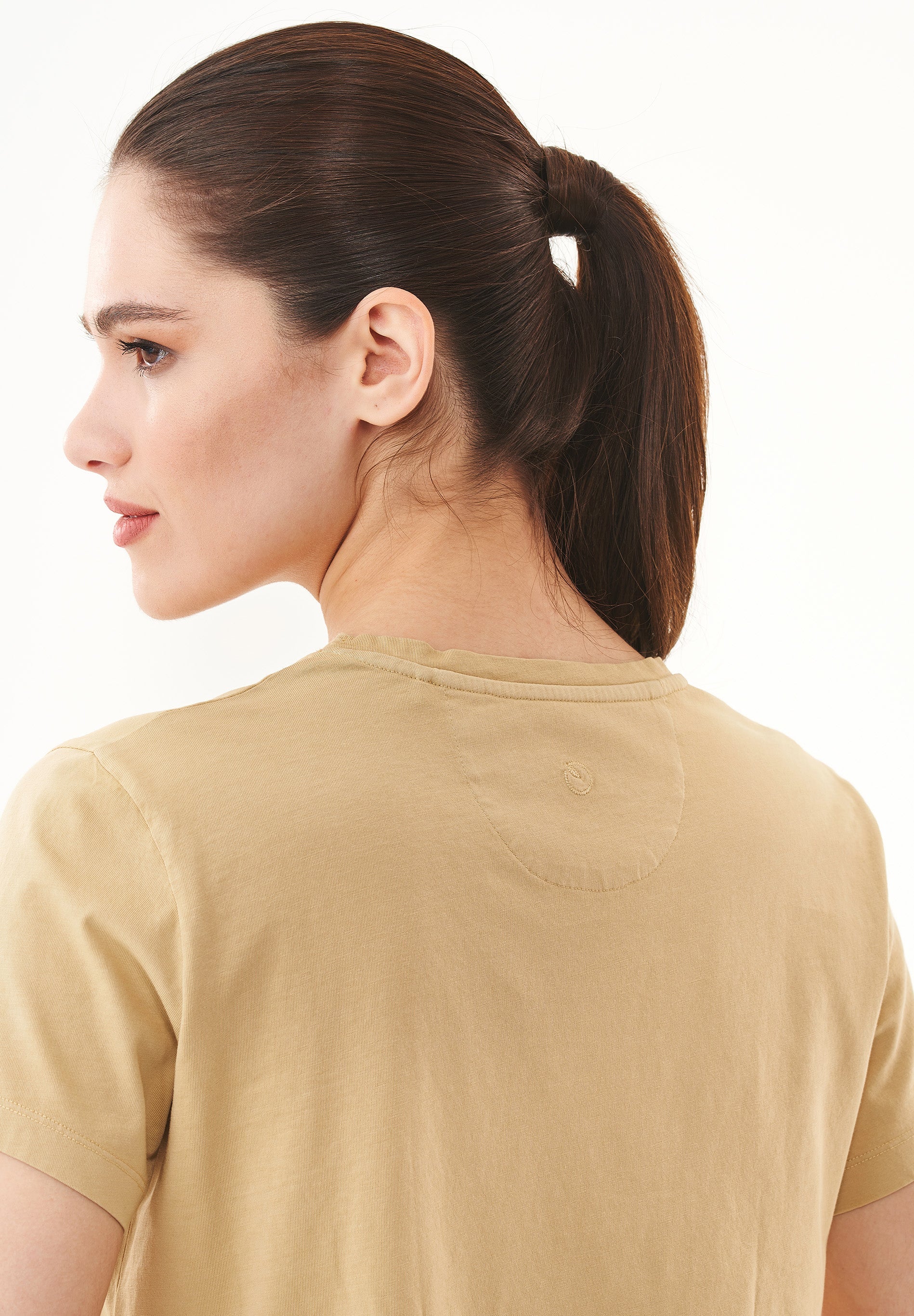 Natural Dye T-Shirt in Organic Cotton weld flower - Ecomarket.com