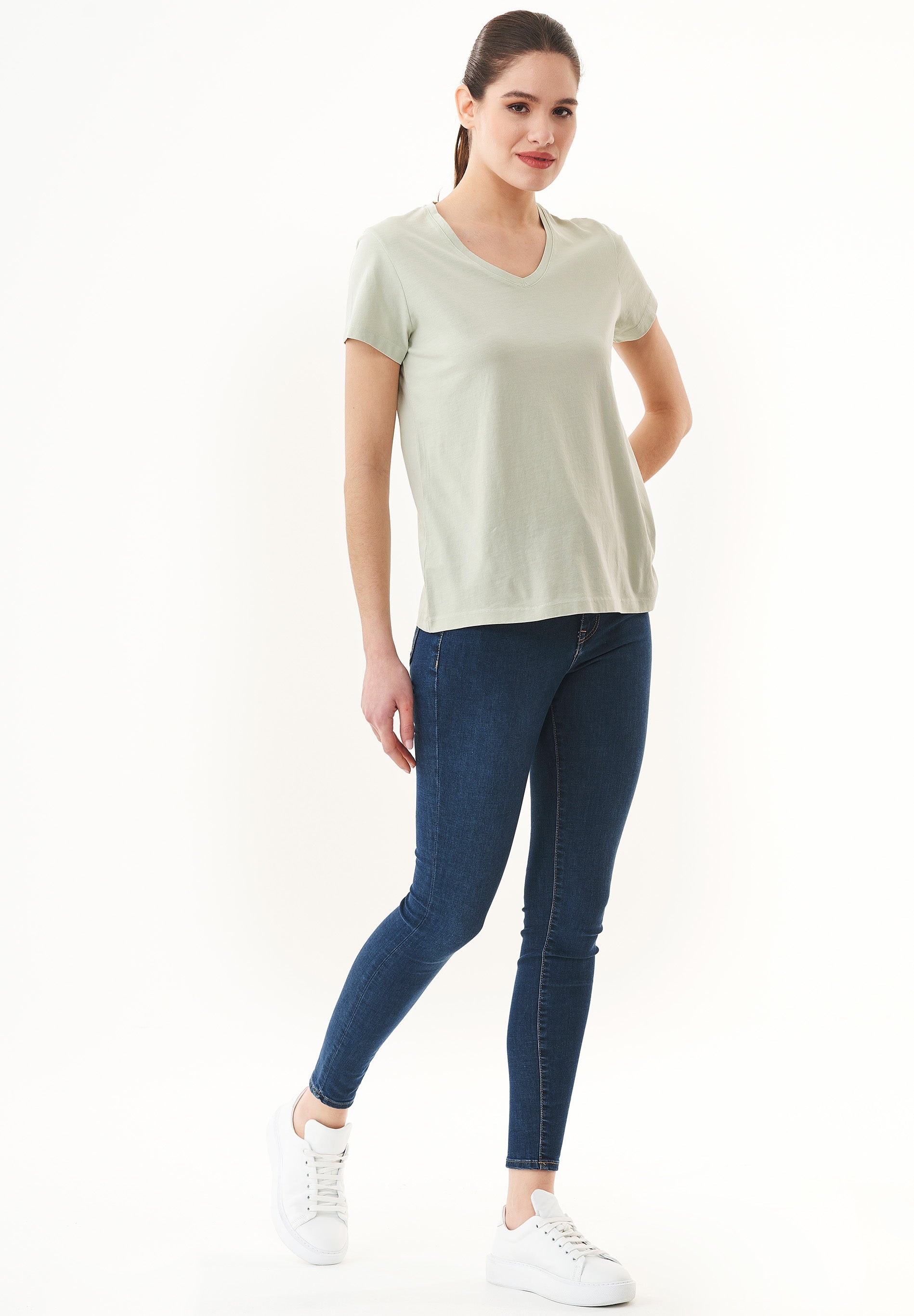 Natural Dye T-Shirt in Organic Cotton light white mulberry leaves - Ecomarket.com