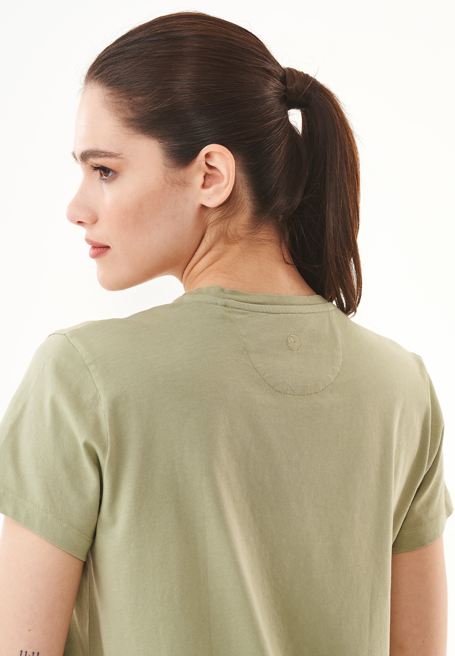Natural Dye T-Shirt in Organic Cotton dark white mulberry leaves - Ecomarket.com