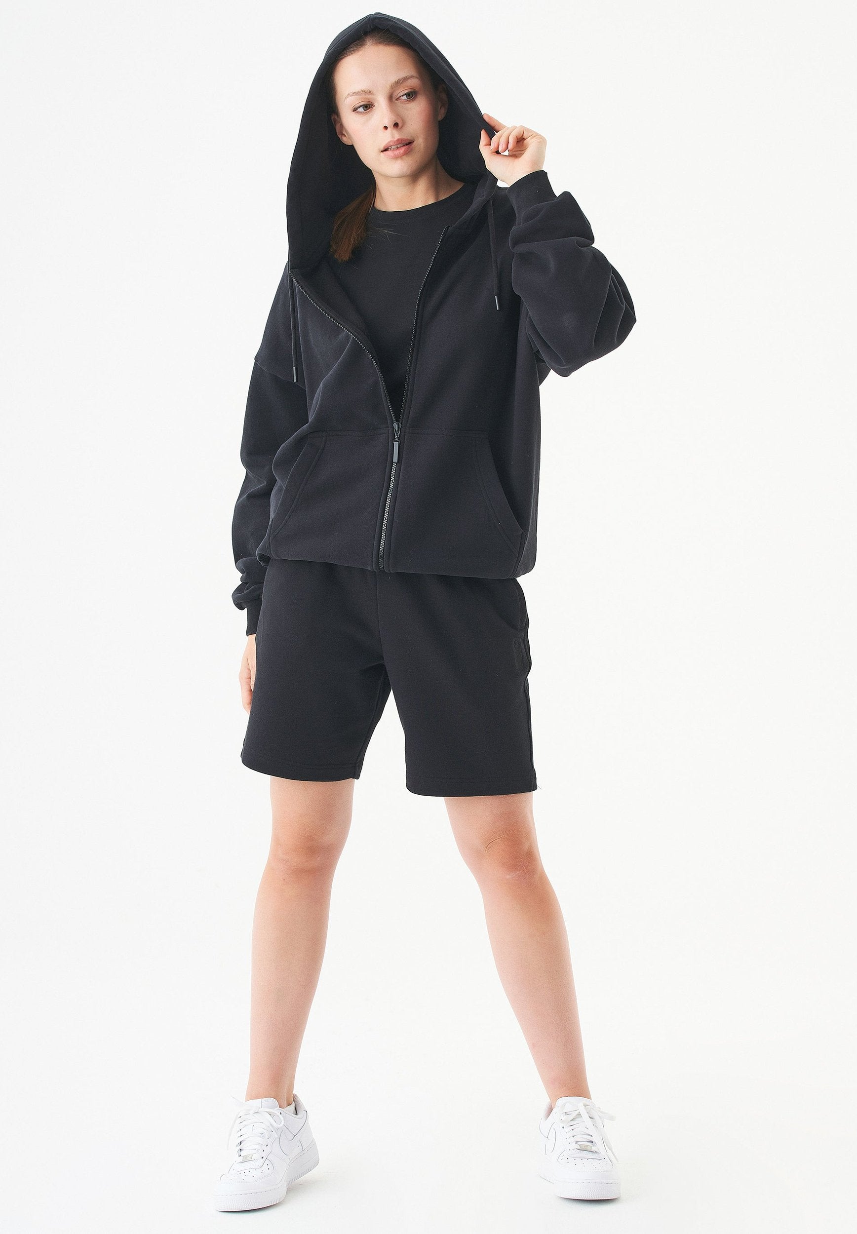SHEYMA | Sweat Shorts in 100% Organic Cotton in black - Ecomarket.com