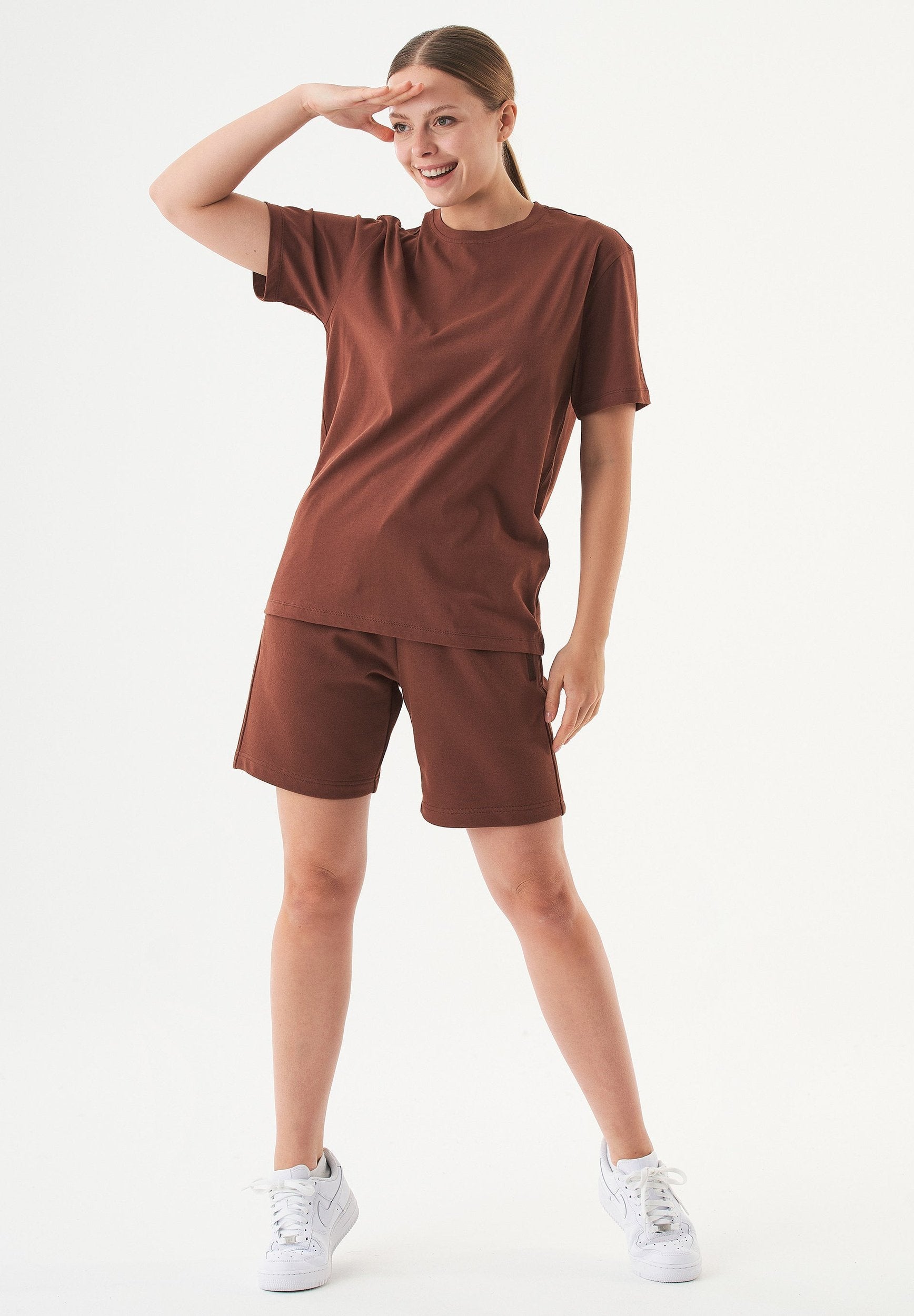 SHEYMA | Sweat Shorts in 100% Organic Cotton in coffee brown - Ecomarket.com