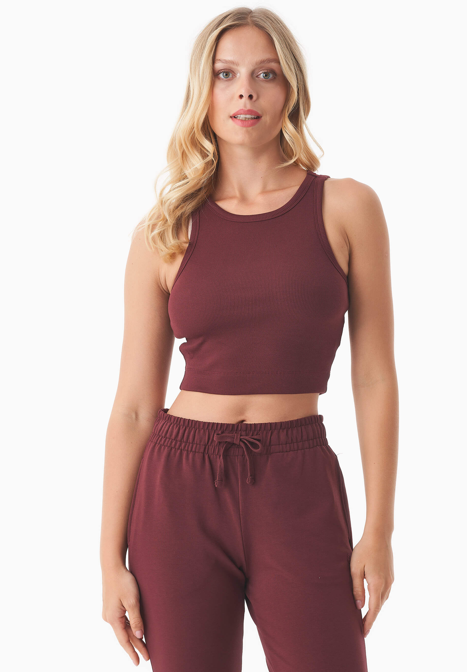 SONNIA | Cropped Ribbed Top in Organic Cotton in bordeaux - Ecomarket.com