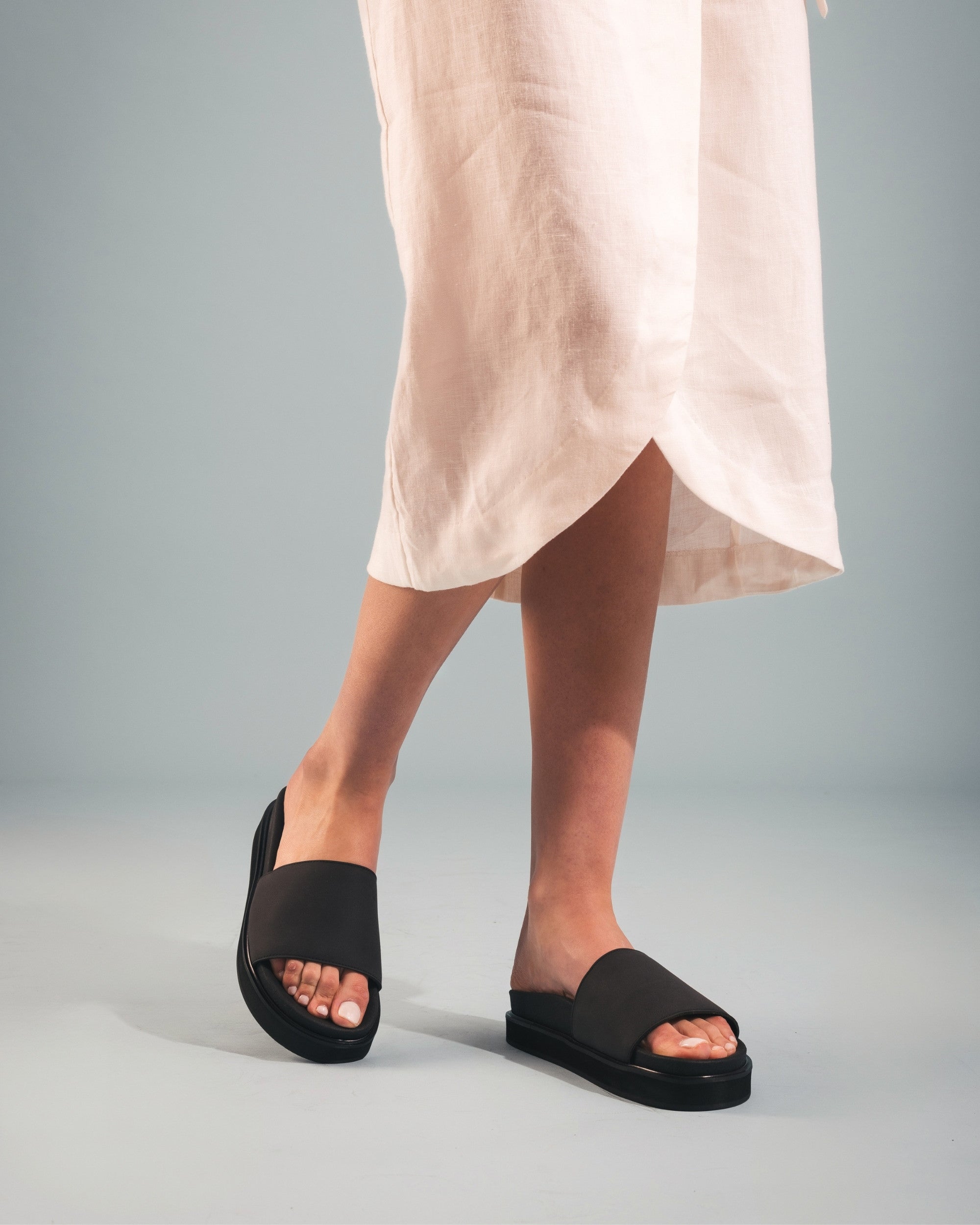 OKINA Vegan Sandals in Black - Ecomarket.com