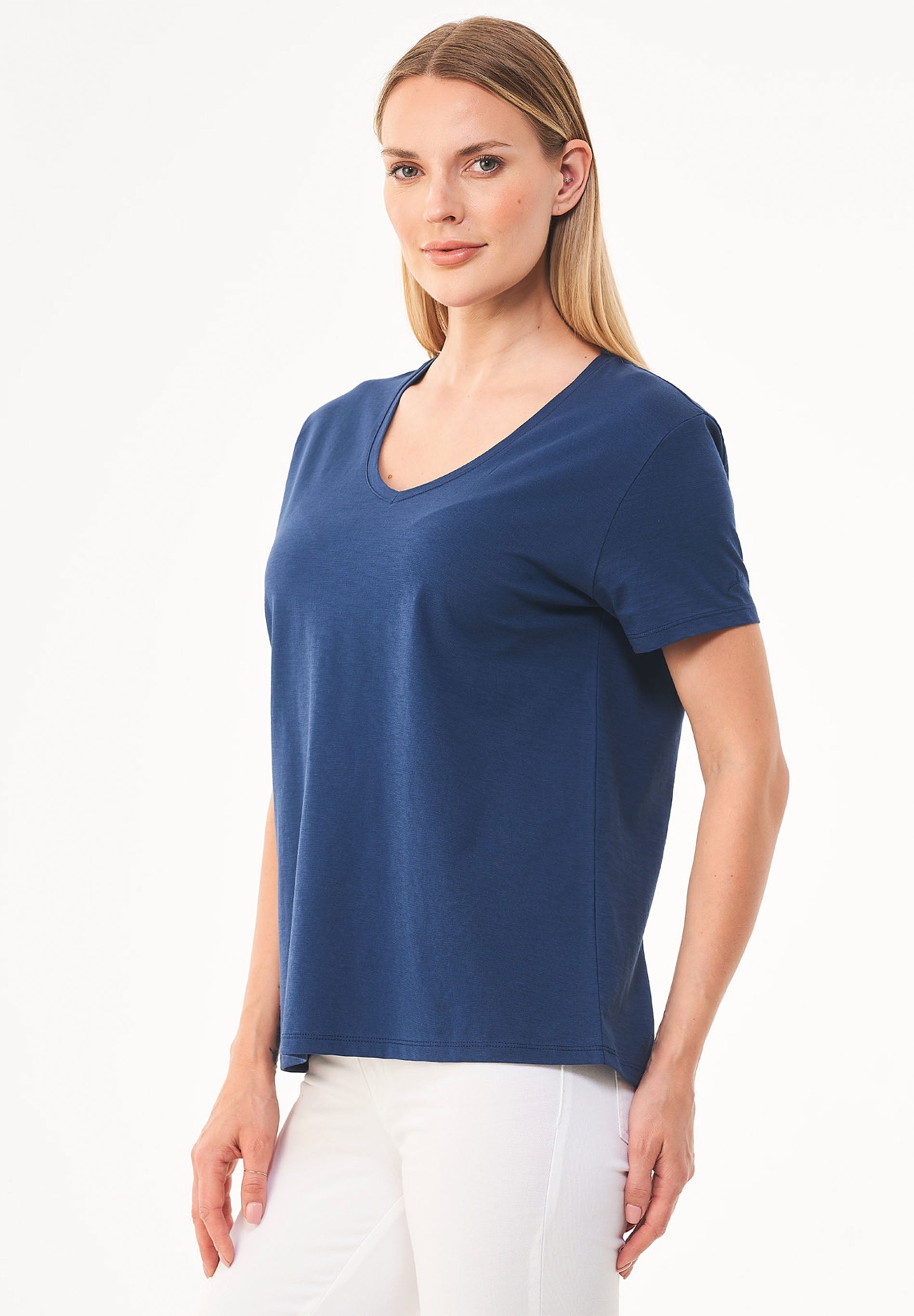 Basic V-Neck T-Shirt in 100% Organic Cotton in navy - Ecomarket.com
