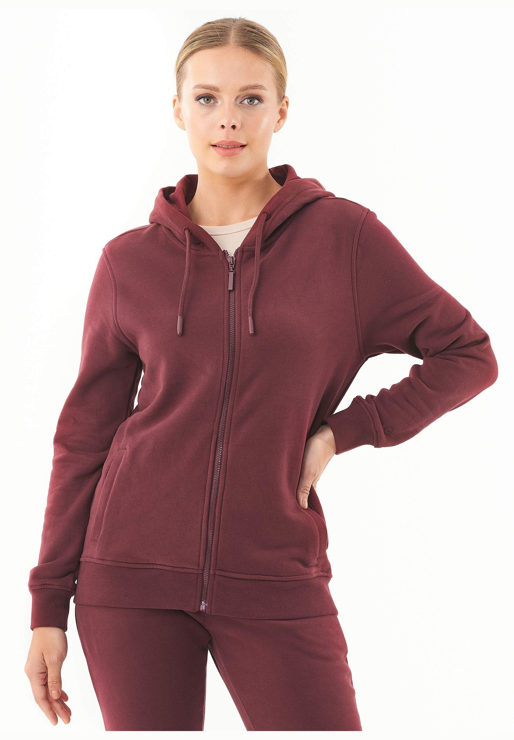 WCASUAL030bordeaux-0.jpg