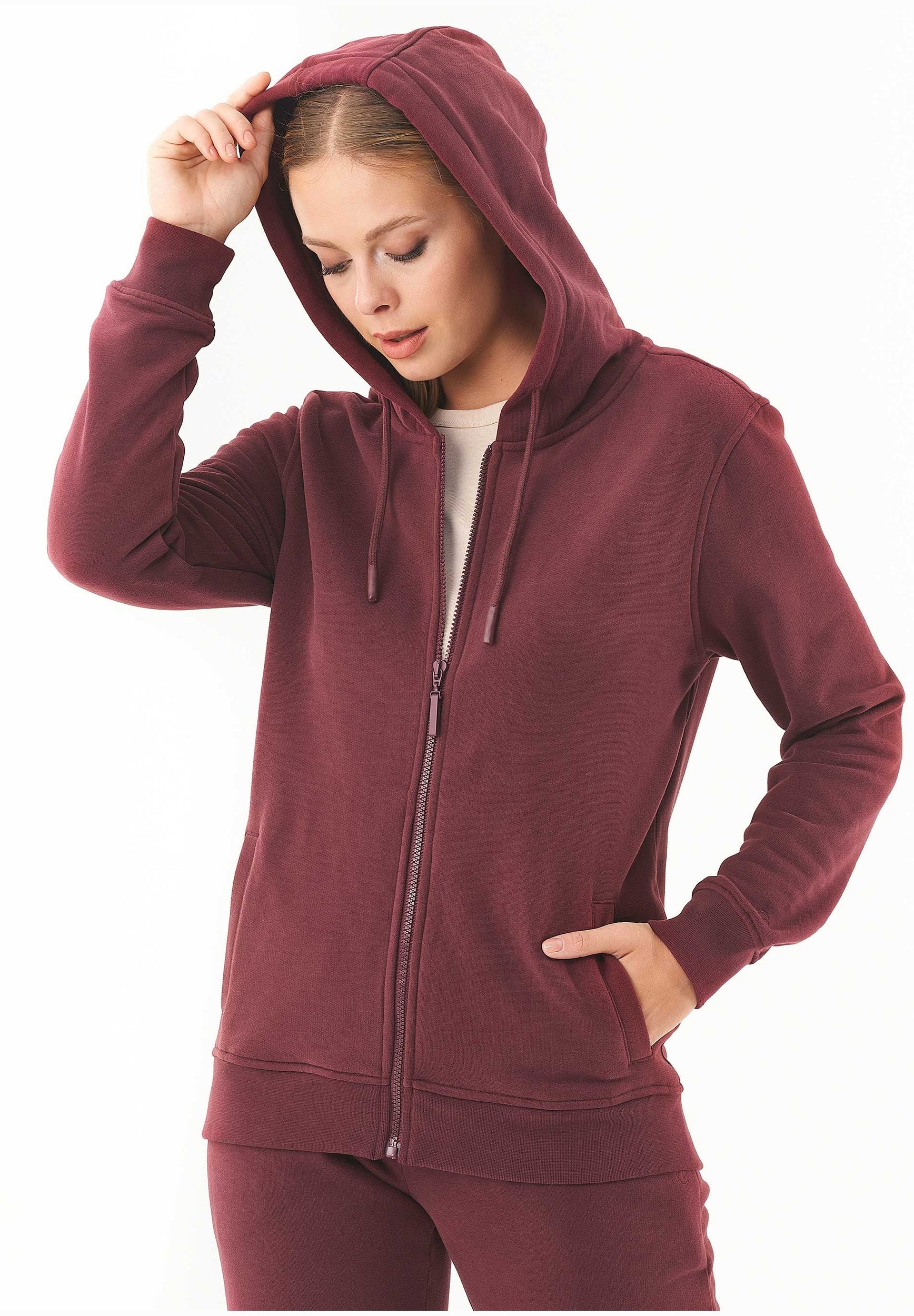 Soft Touch Zip Hoodie in 100% carbon-brushed Organic Cotton in bordeaux - Ecomarket.com