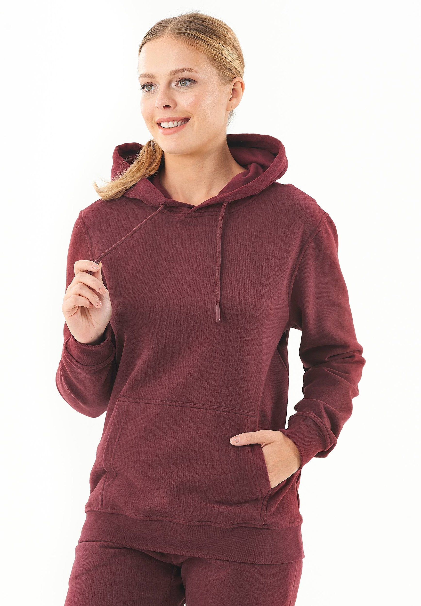 Soft Touch Sweat Hoodie in 100% carbon-brushed Organic Cotton in bordeaux - Ecomarket.com