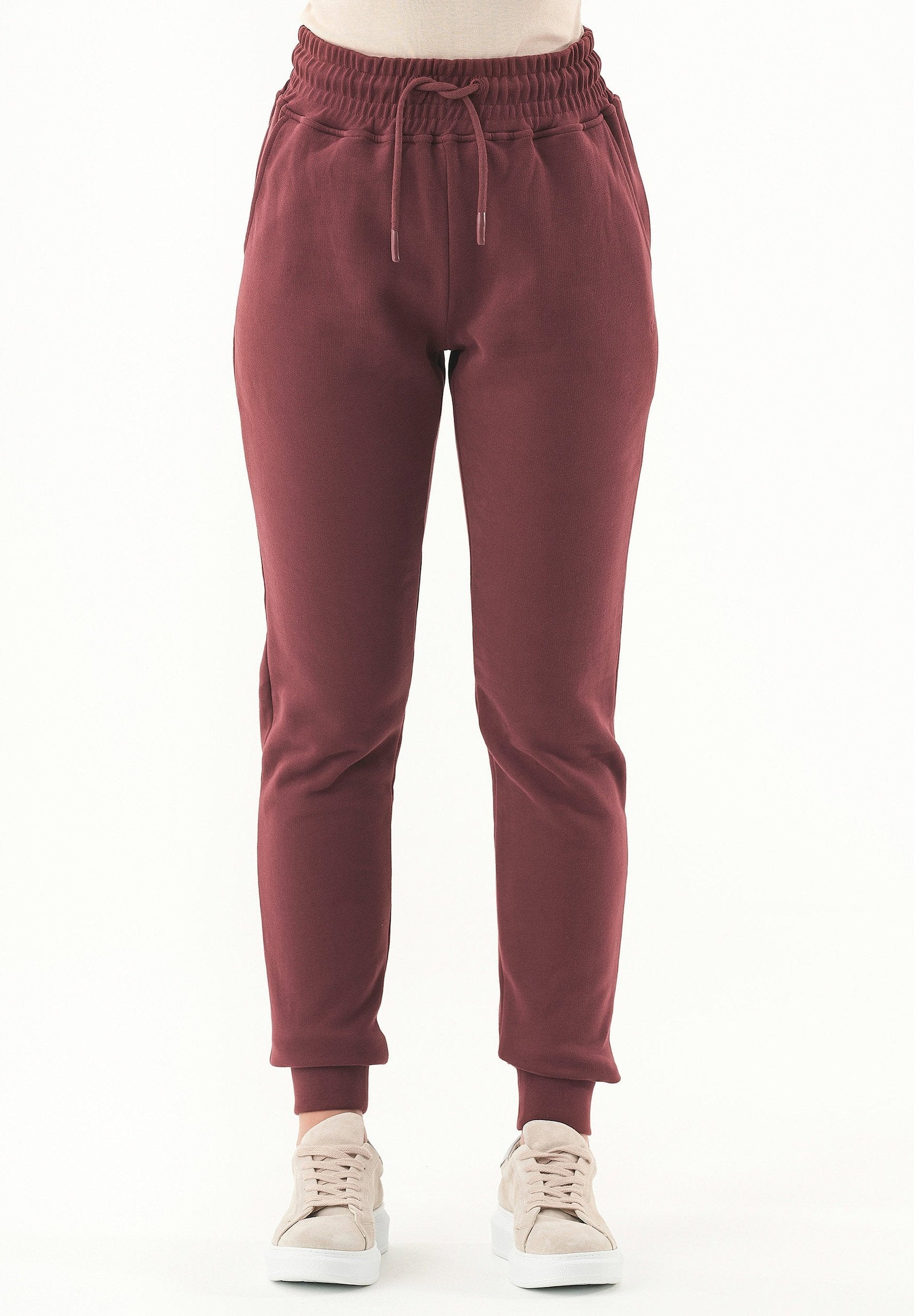 WCASUAL032bordeaux-1.jpg