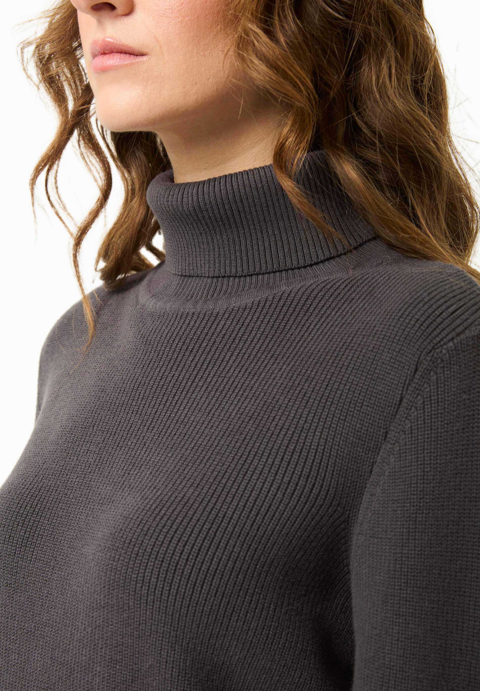 Organic cotton turtleneck sweater in anthracite - Ecomarket.com