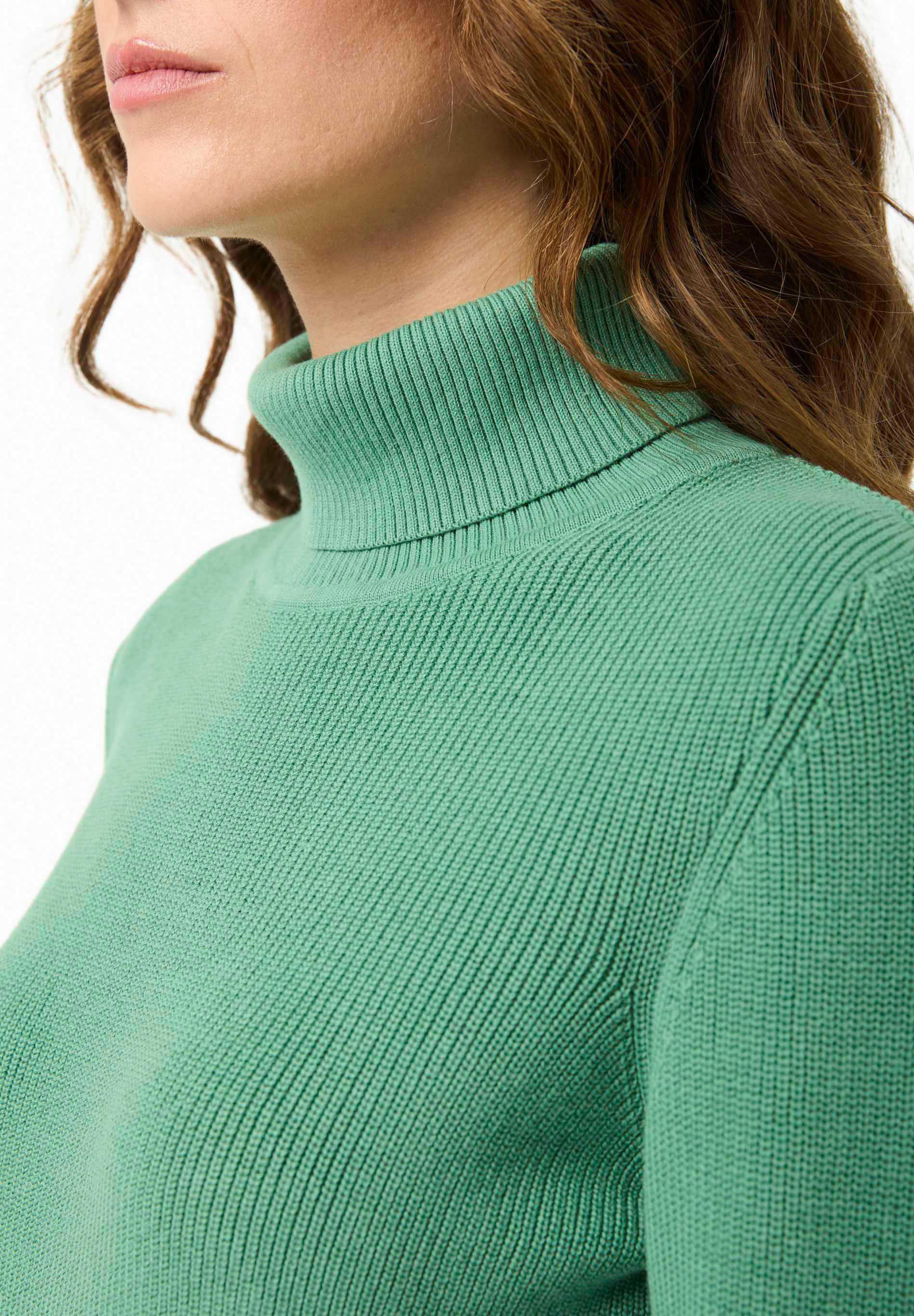Organic cotton turtleneck sweater in leaf green - Ecomarket.com