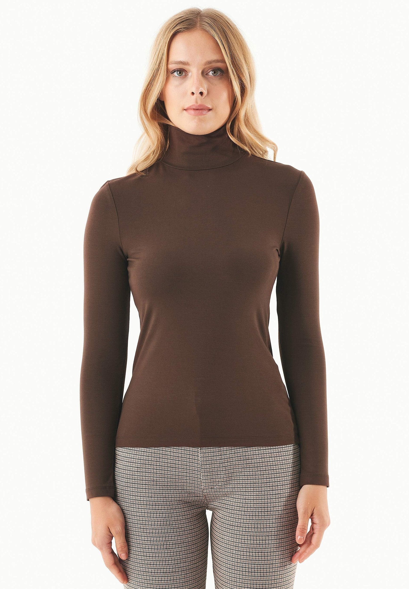 WCASUAL060chestnut-1.jpg