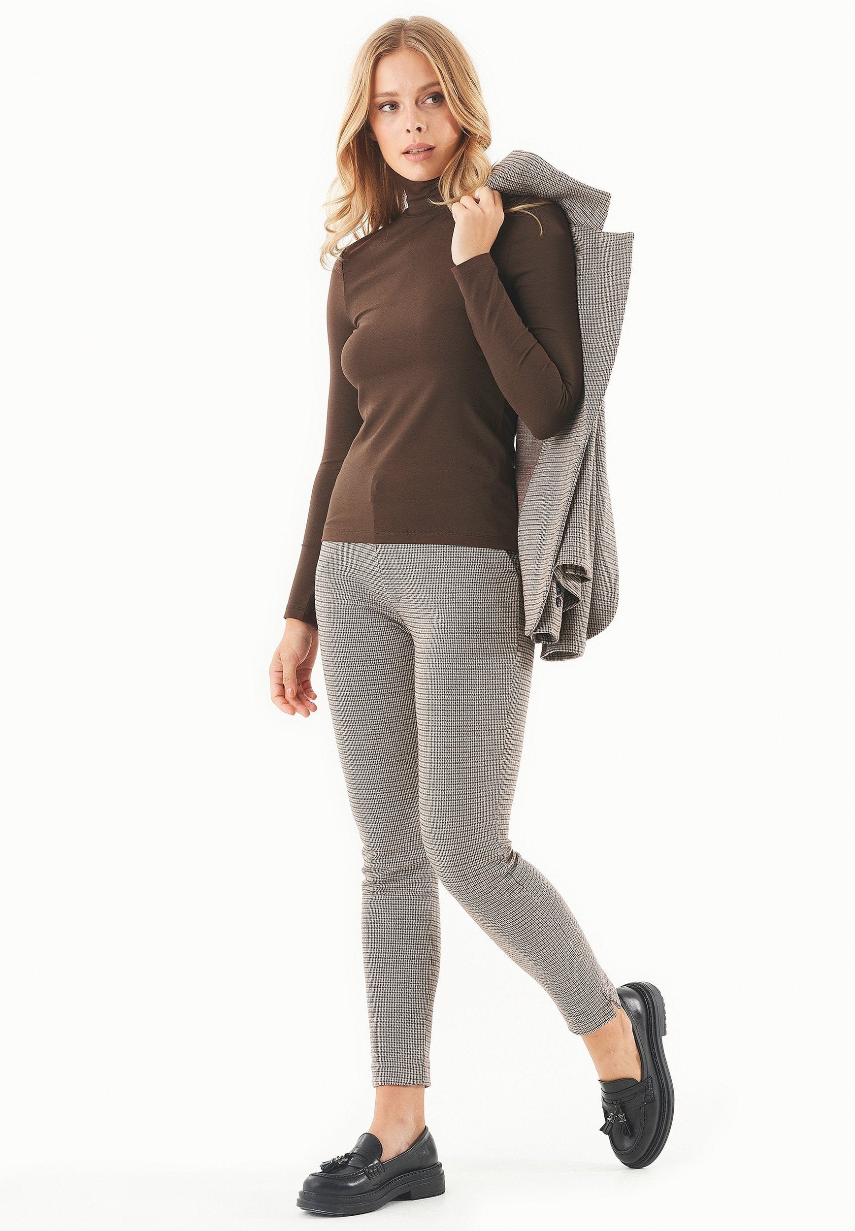 WCASUAL060chestnut-2.jpg