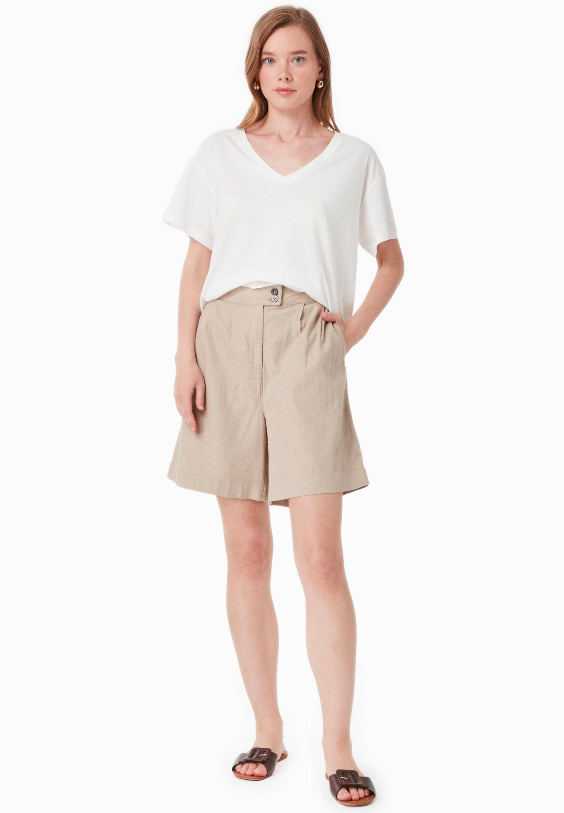 Tailored Shorts in LENZING™ ECOVERO™, Linen & Organic Cotton - Ecomarket.com