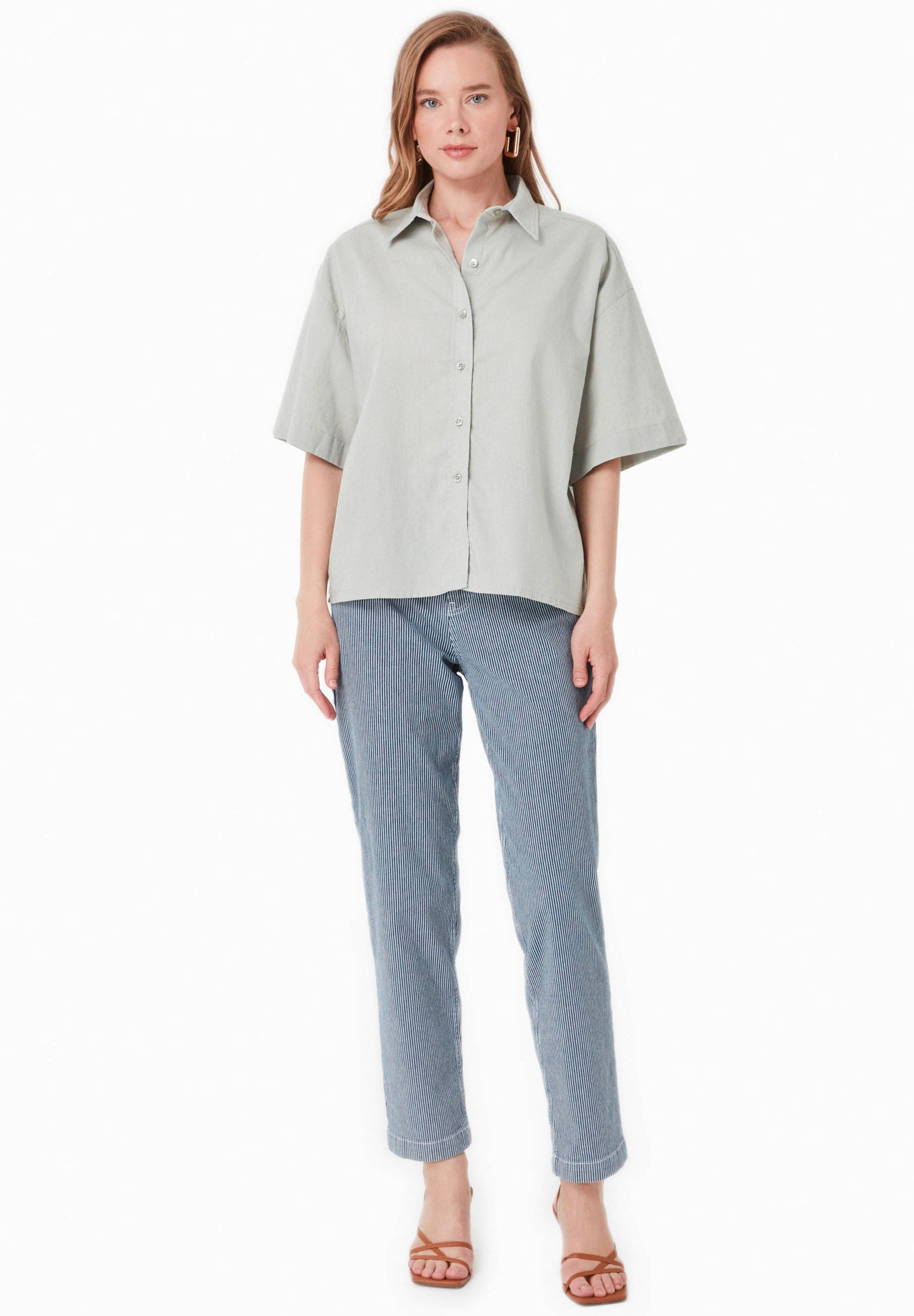 Loose-Fit Blouse in Organic Cotton & Linen in green moss - Ecomarket.com
