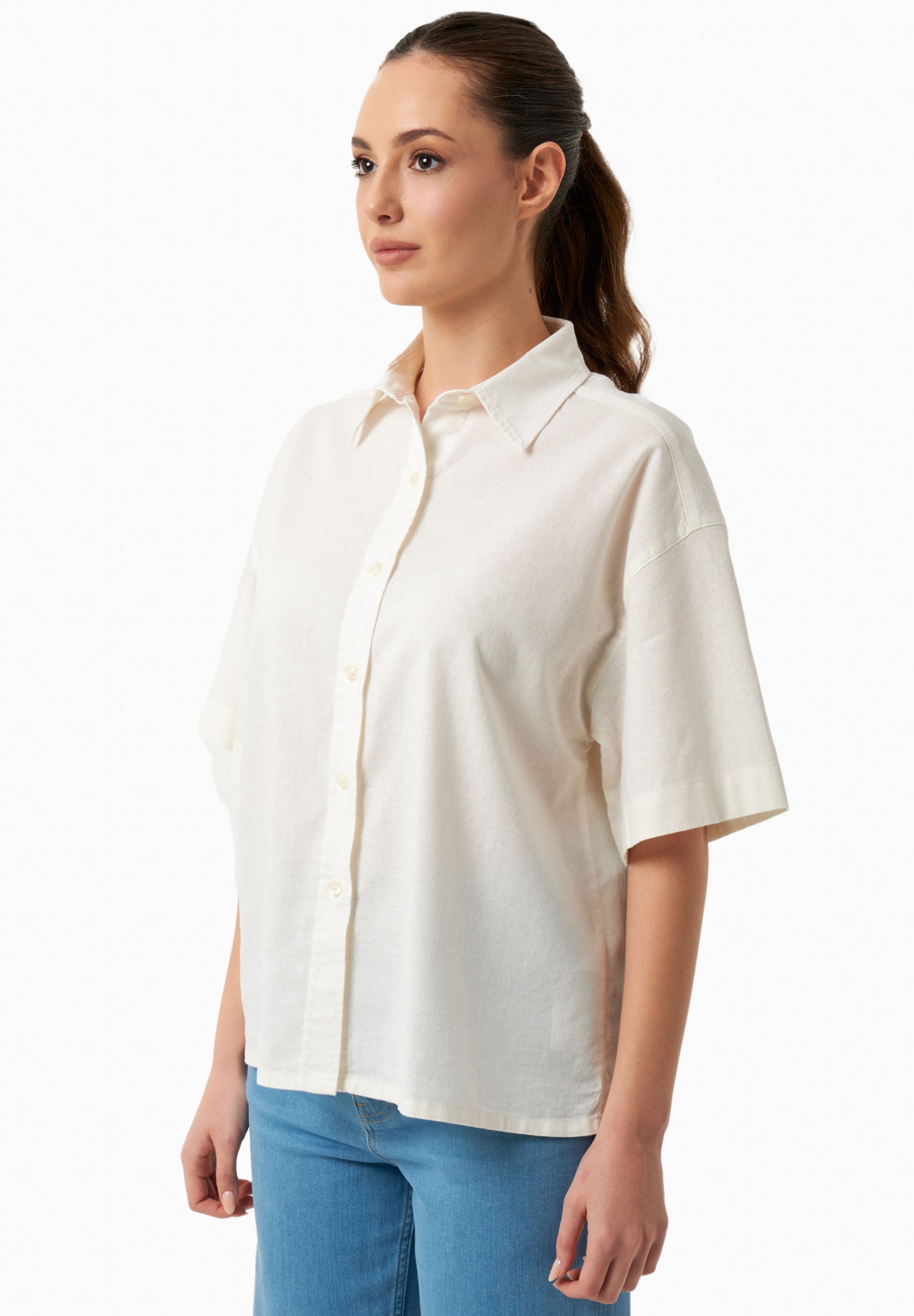 Loose-Fit Blouse in Organic Cotton & Linen in off white - Ecomarket.com