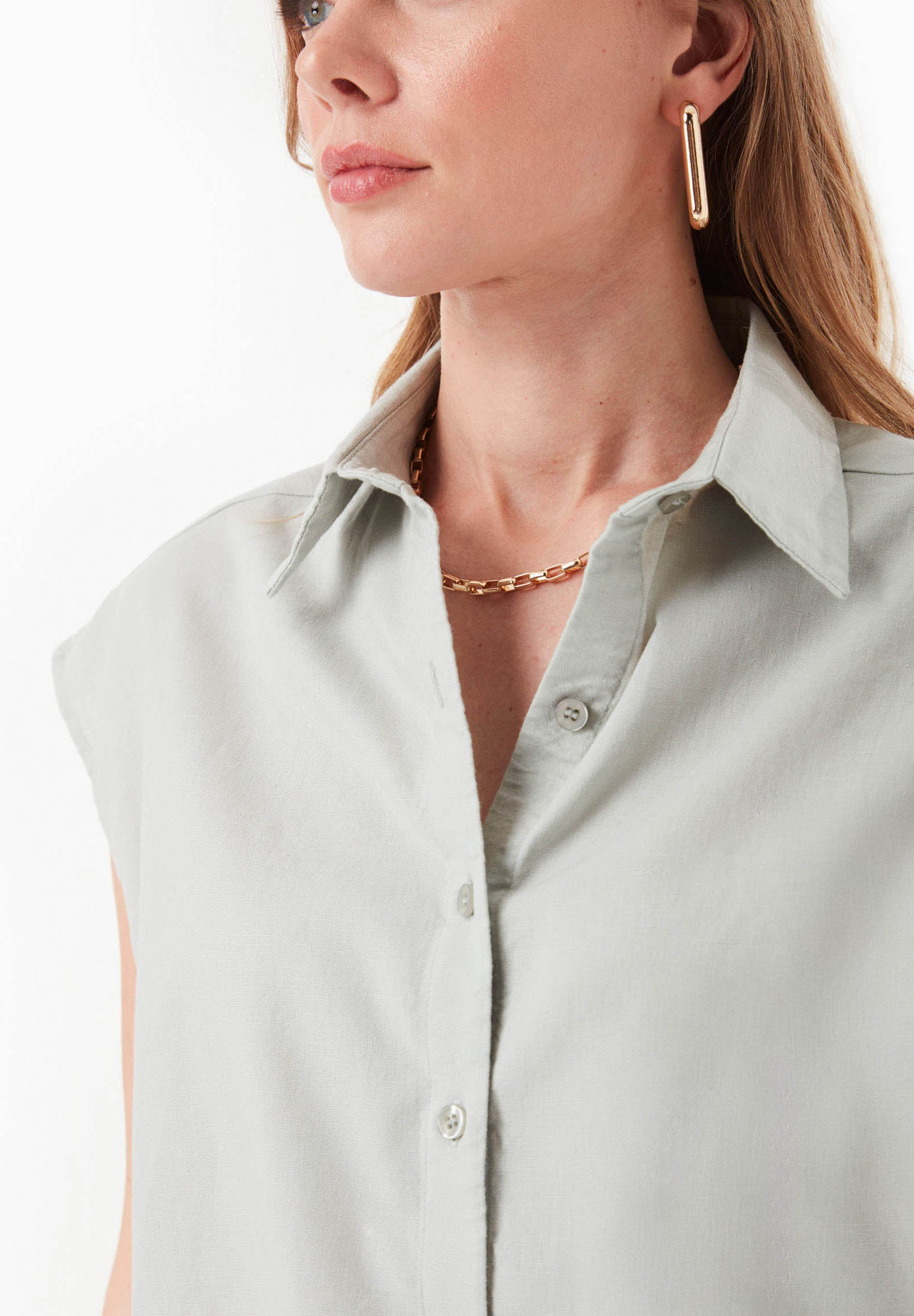 Blouse in Organic Cotton & Linen Blend in green moss - Ecomarket.com