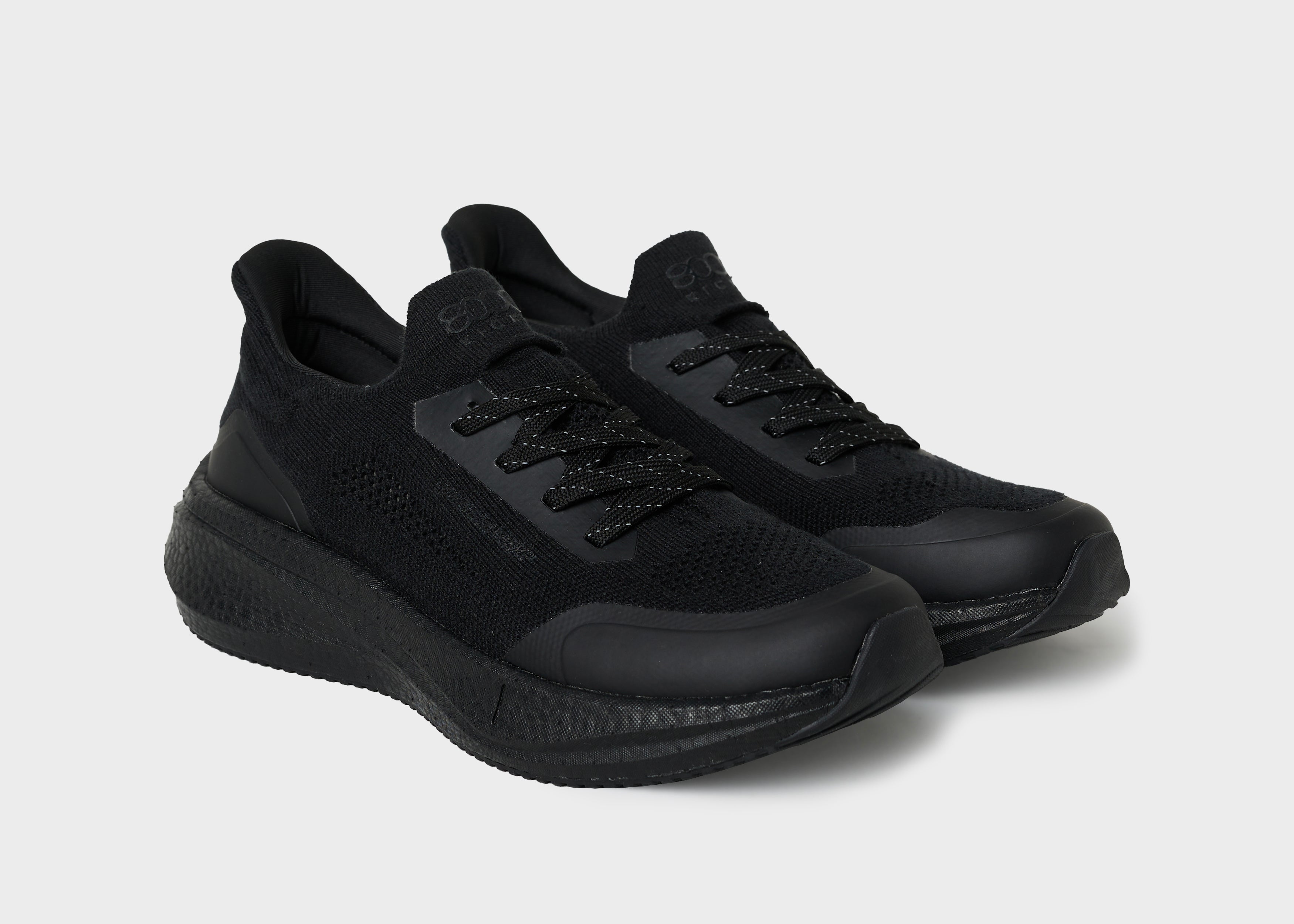 8000Kicks Hemp Runners - Vegane Laufschuhe - Herren - Ganz in Schwarz