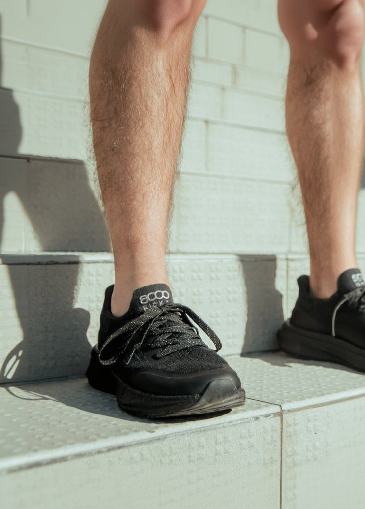 Runners for Men in Full Black