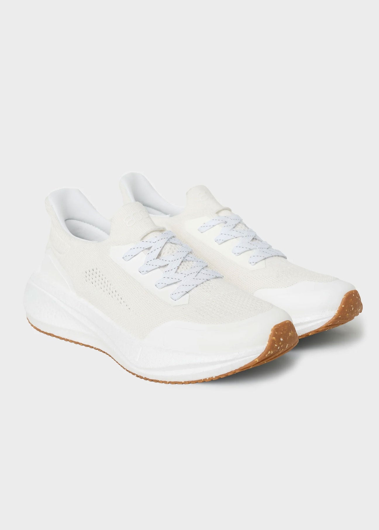 8000Kicks Runner men’s white hemp sneaker two shoes front view