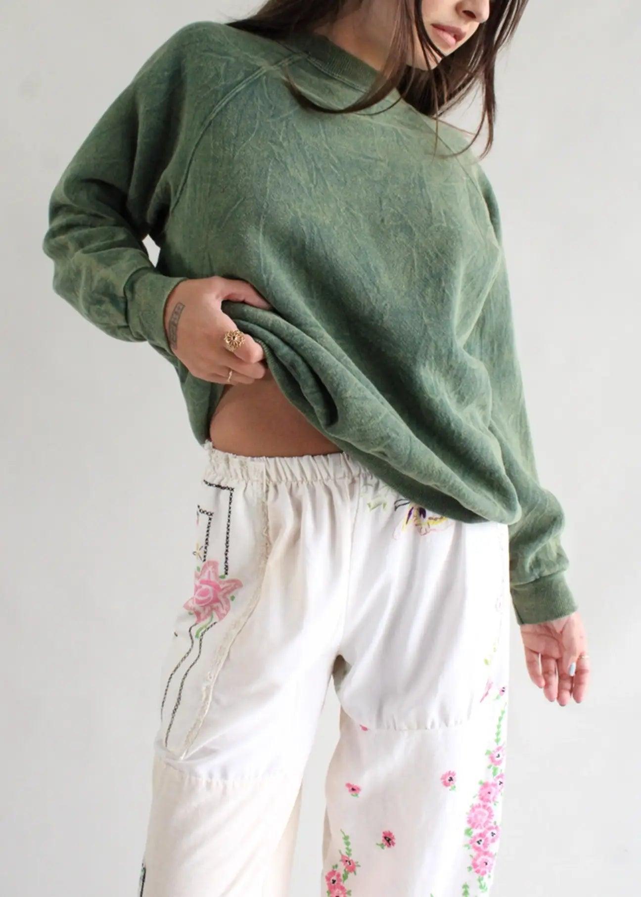 RCYCLD Vintage Acid-Washed Sweatshirt - Ecomarket.com
