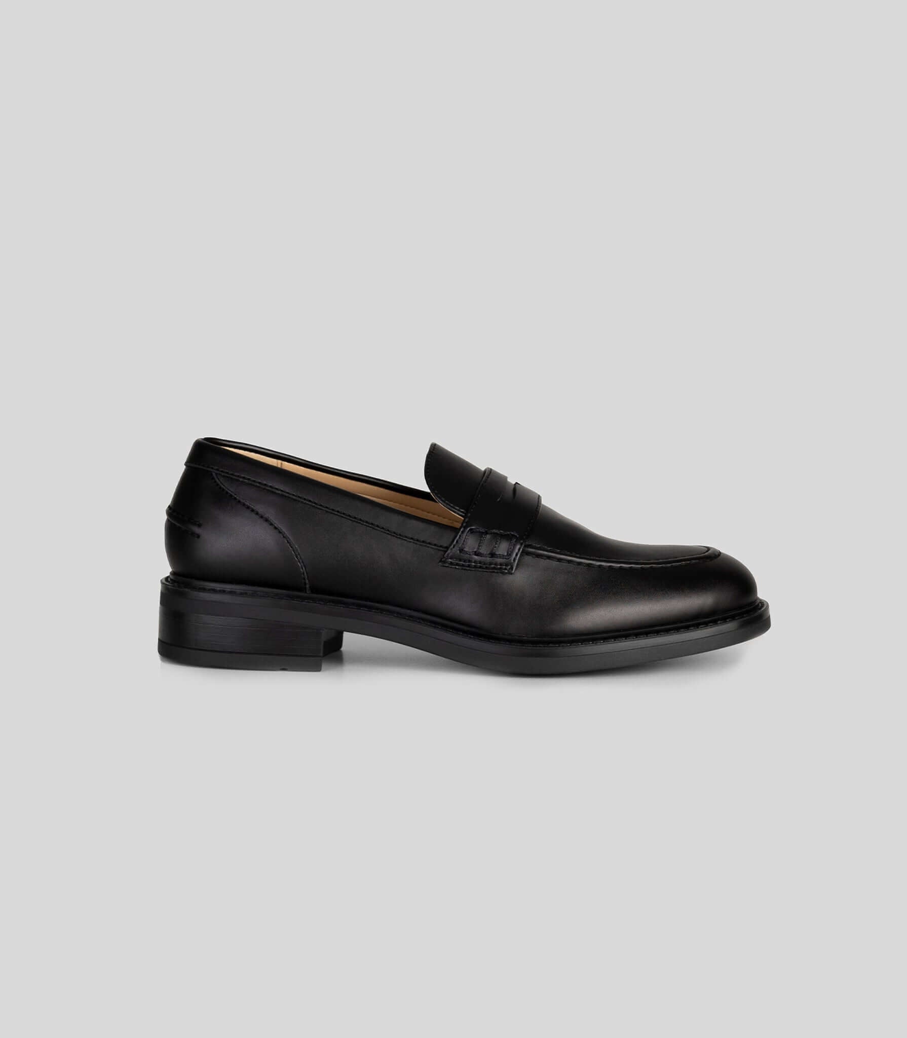 Loafers & Flats – Tagged 