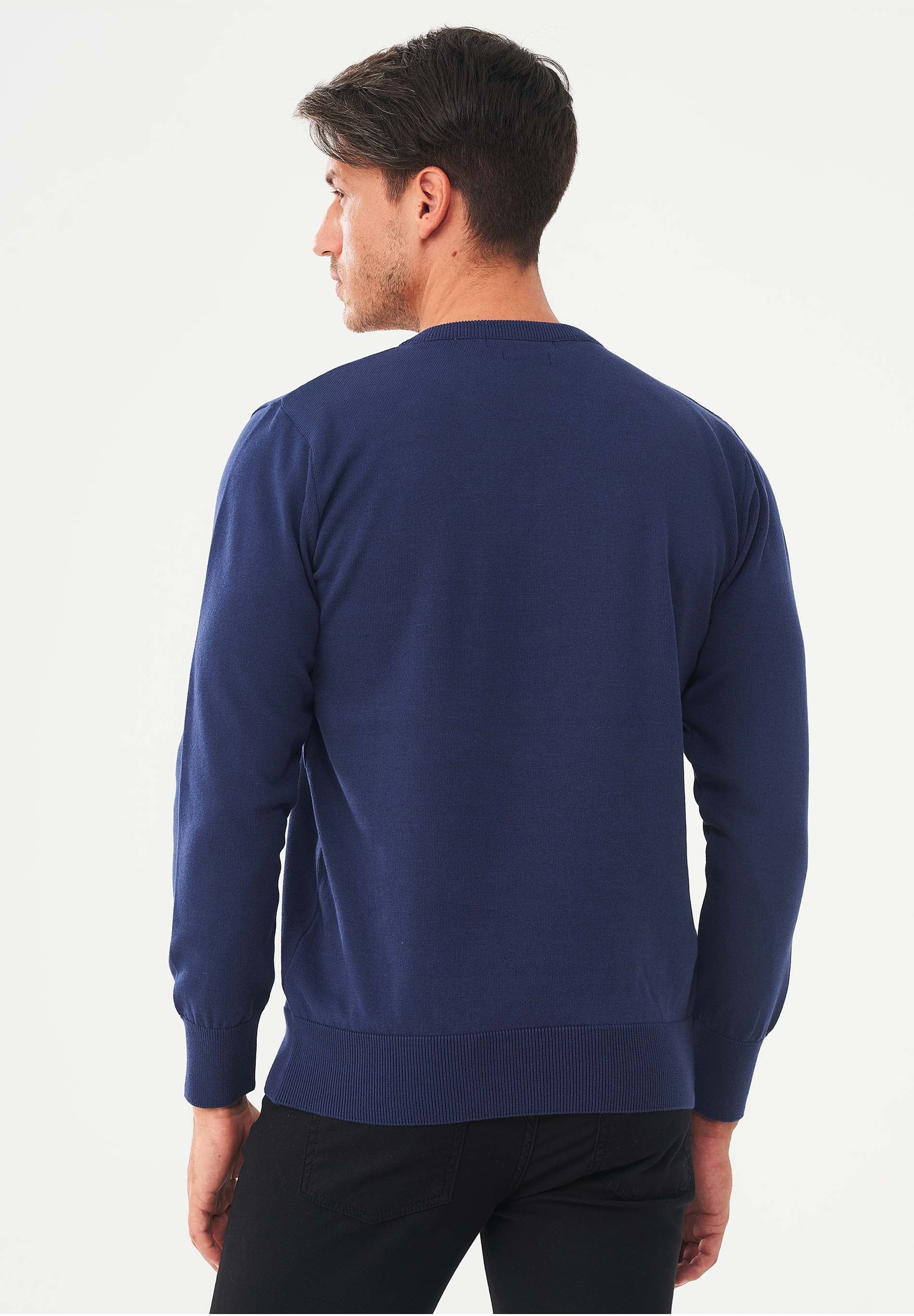 Organic Cotton Knit V-neck Sweater in navy