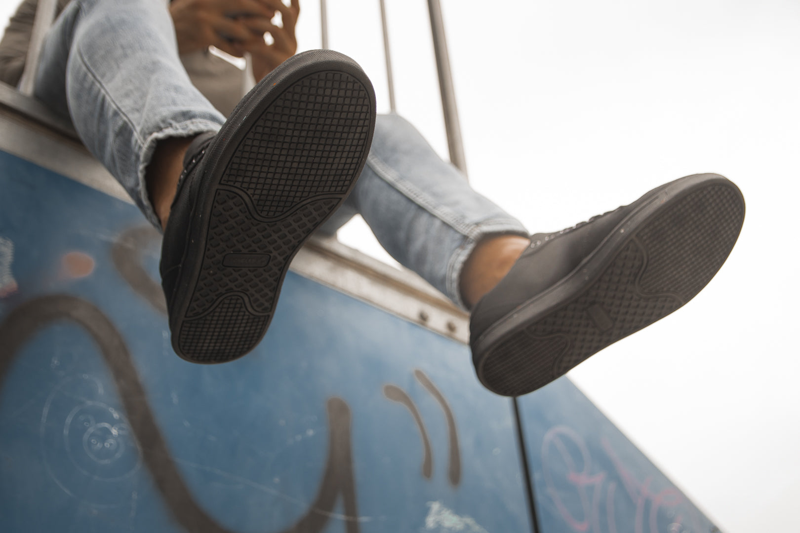 8000Kicks Seeker Baskets décontractées en toile pour femme – Noir