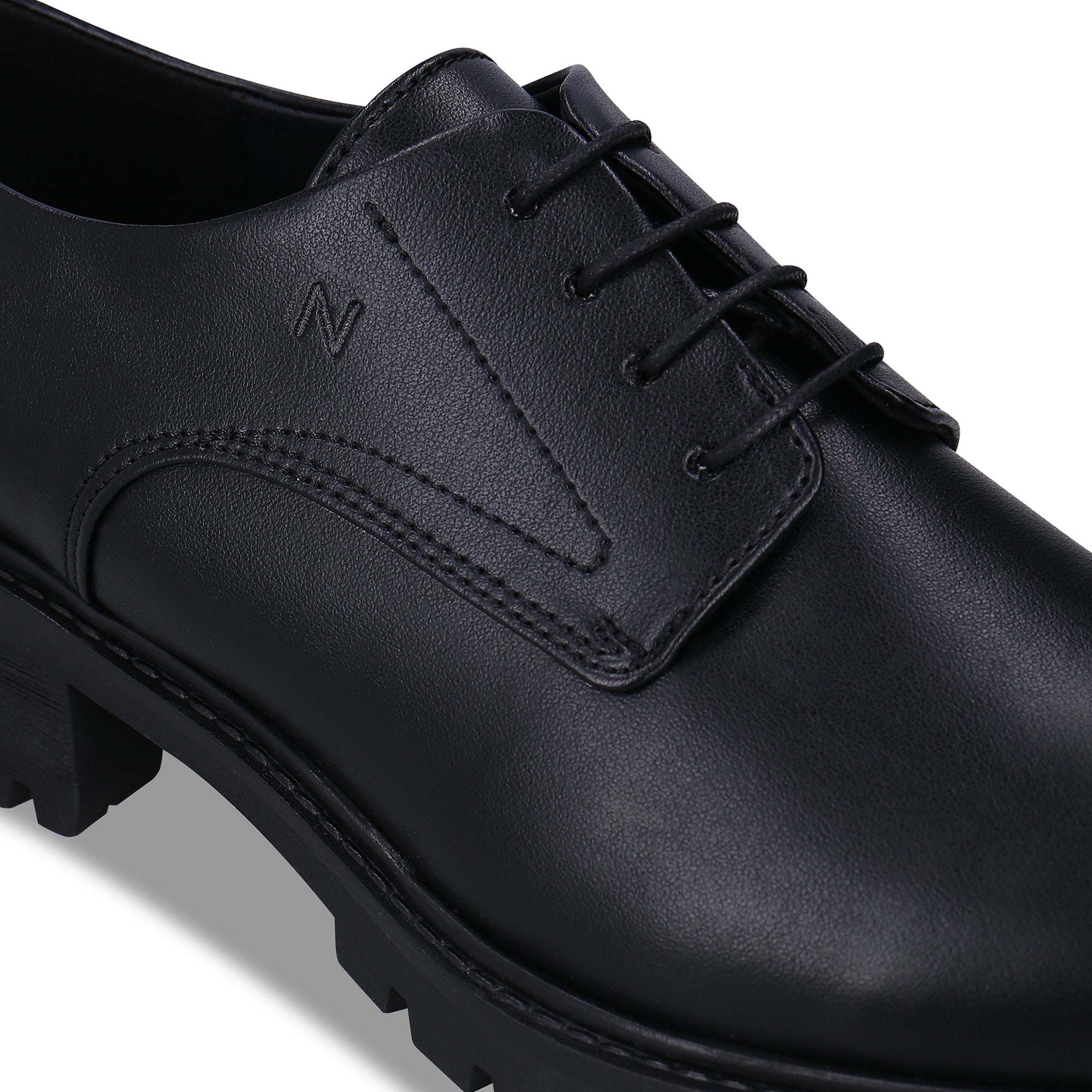 Vegane Derby-Flachschuhe für Damenaus Apfelschalenleder, für den Alltag und fürs Büro | NAE
