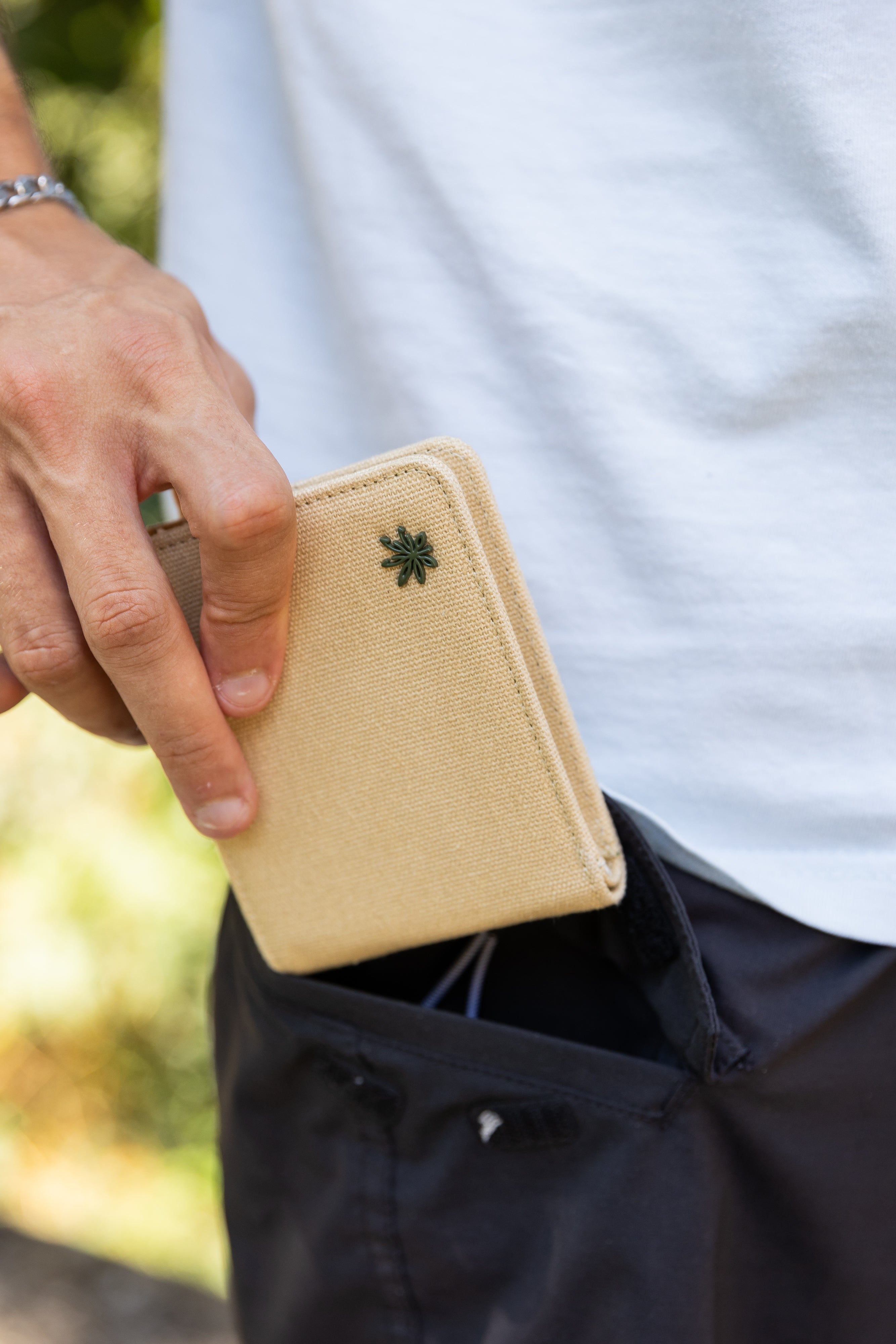Cartera discreta de cáñamo