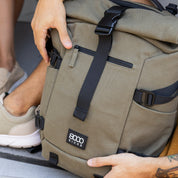 Nomad-Rolltop-Rucksack aus Hanf in Dunkelgrün