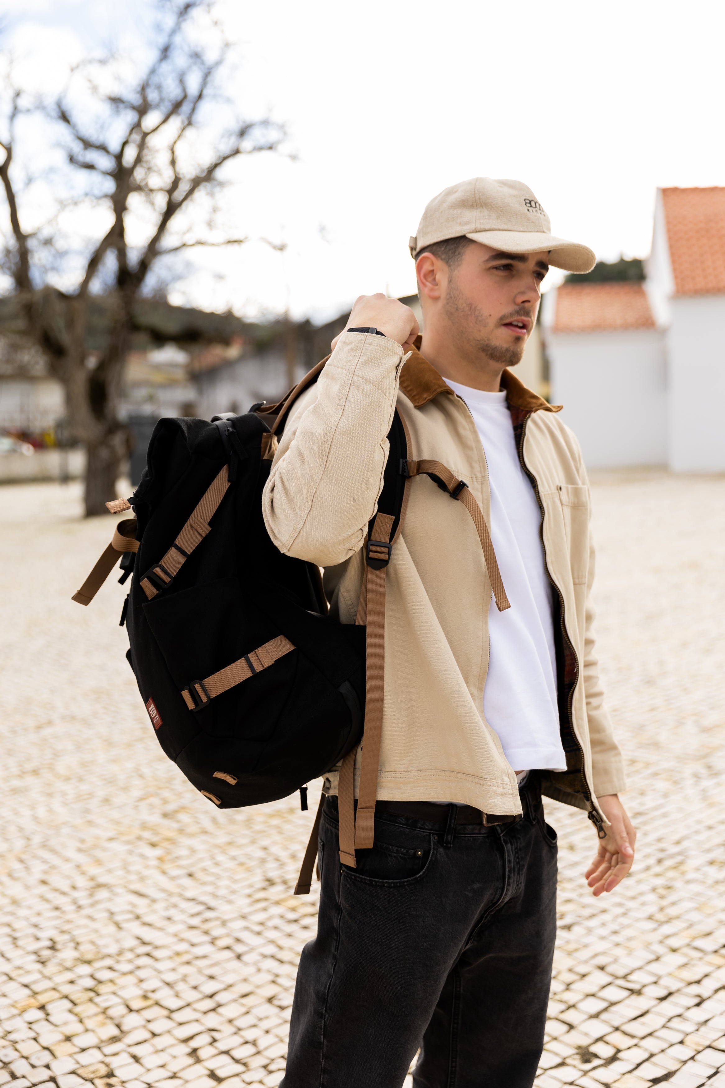 Hanf-Rolltop-Rucksack von Nomad in Schwarz