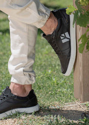 Topsy Zapatilla Vegana negra y blanca