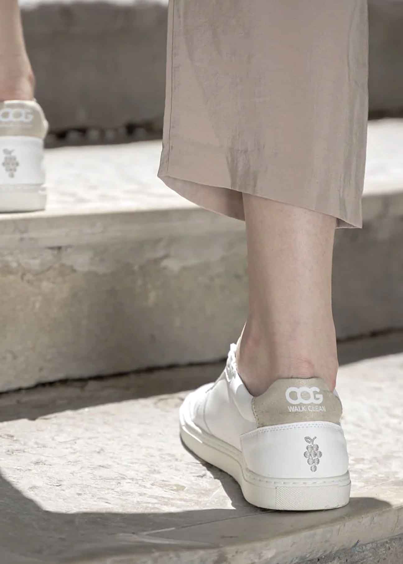 Topsy Zapatilla Vegana blanca y beige