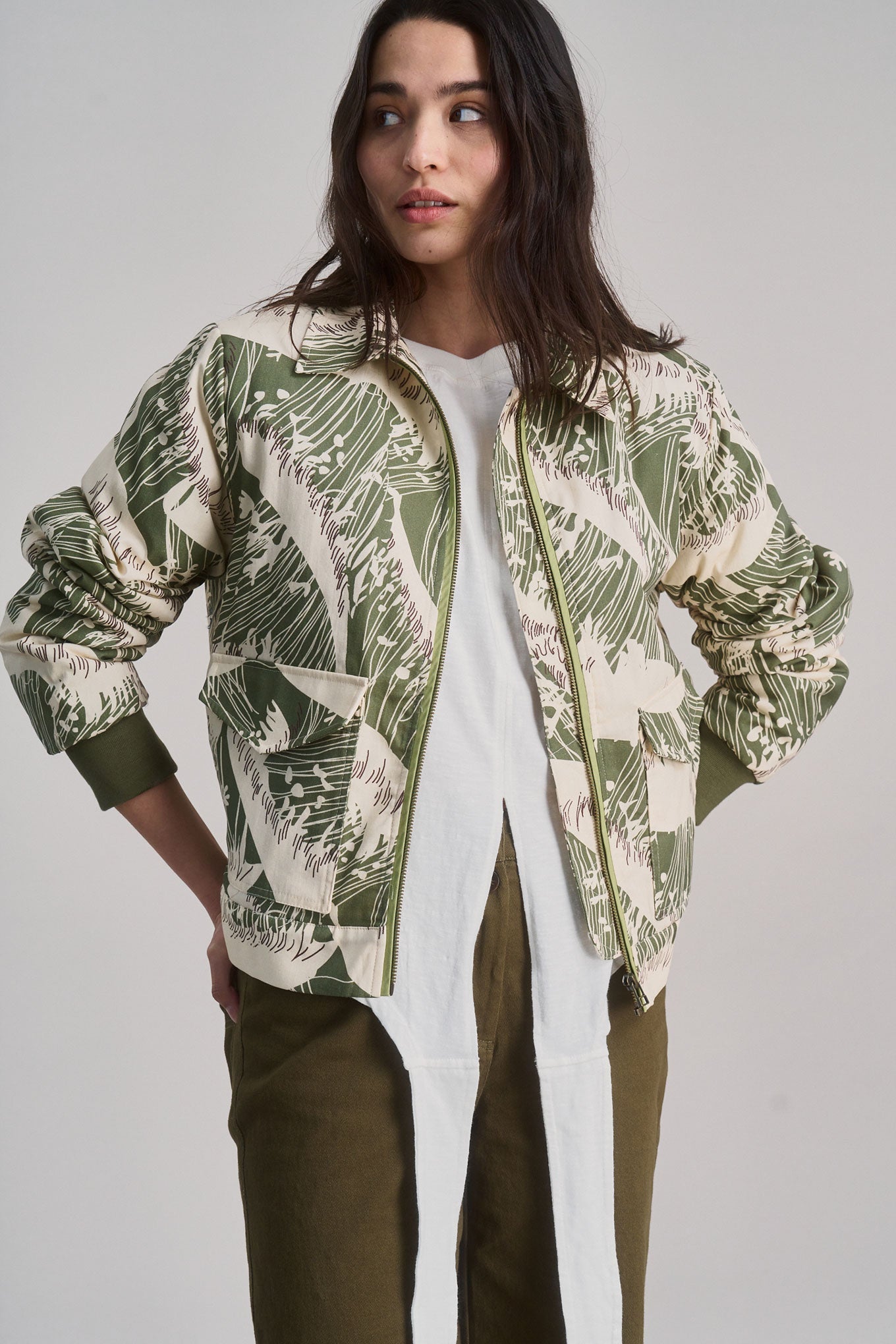 VIVI-BOMBER-PRINT-GREEN-WAVE_8664fb51-7533-4cae-b396-e25cd78a08f5.jpg